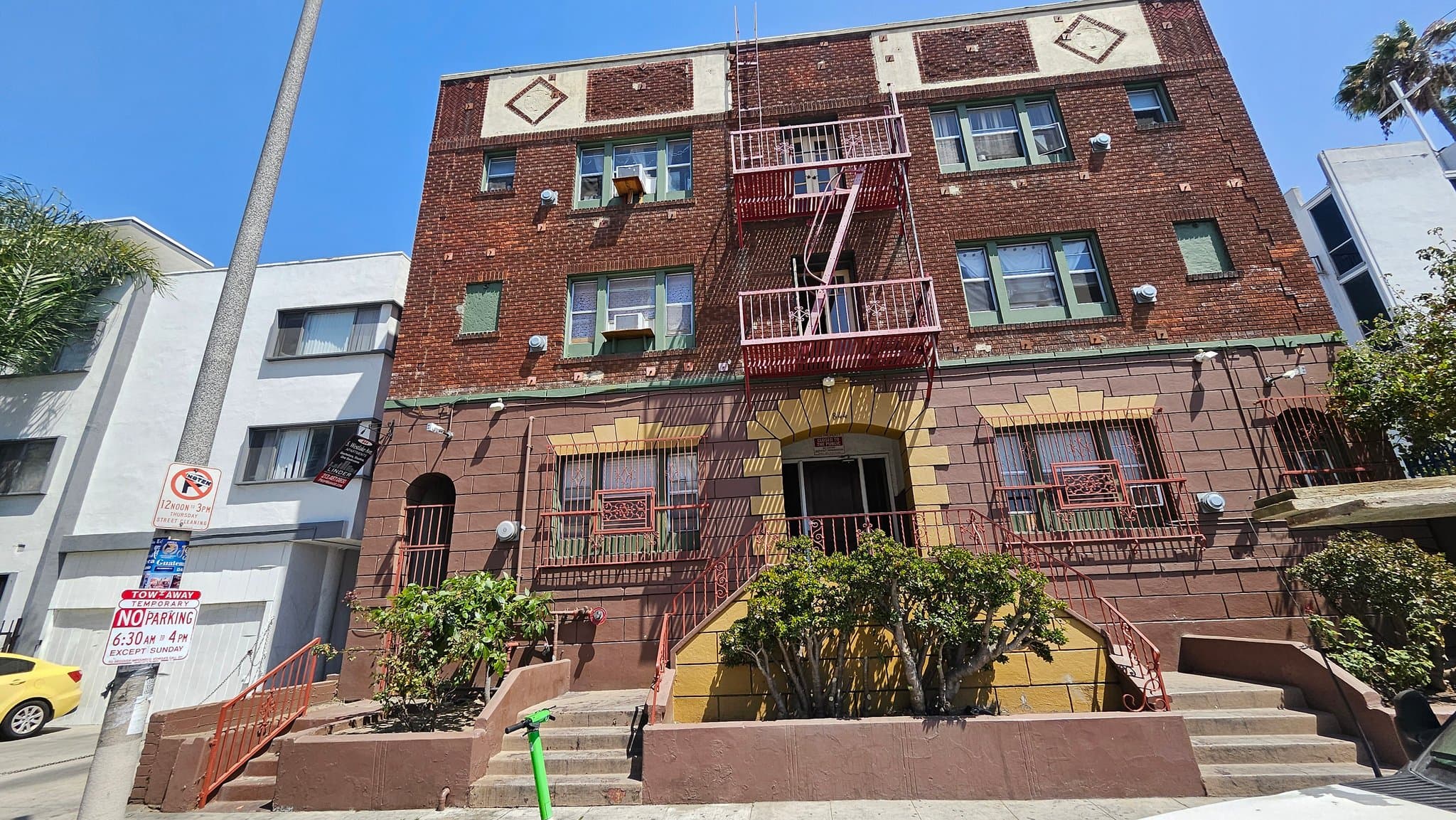 Los Angeles Apartment: 844 S Westlake Ave
