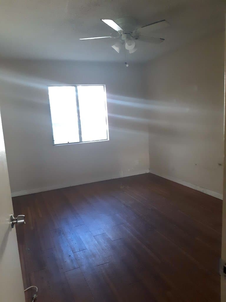 Sherman Oaks Apartment: 4450 Murietta Ave
