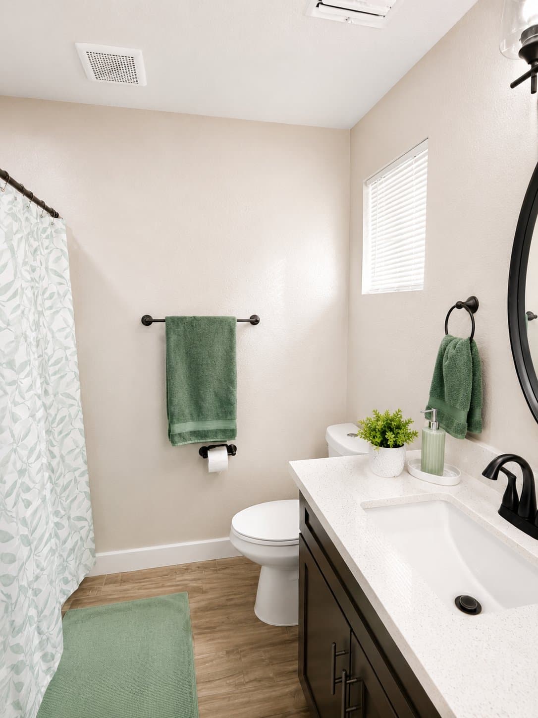 Phoenix Single Room: 3757 W Joan de Arc Ave