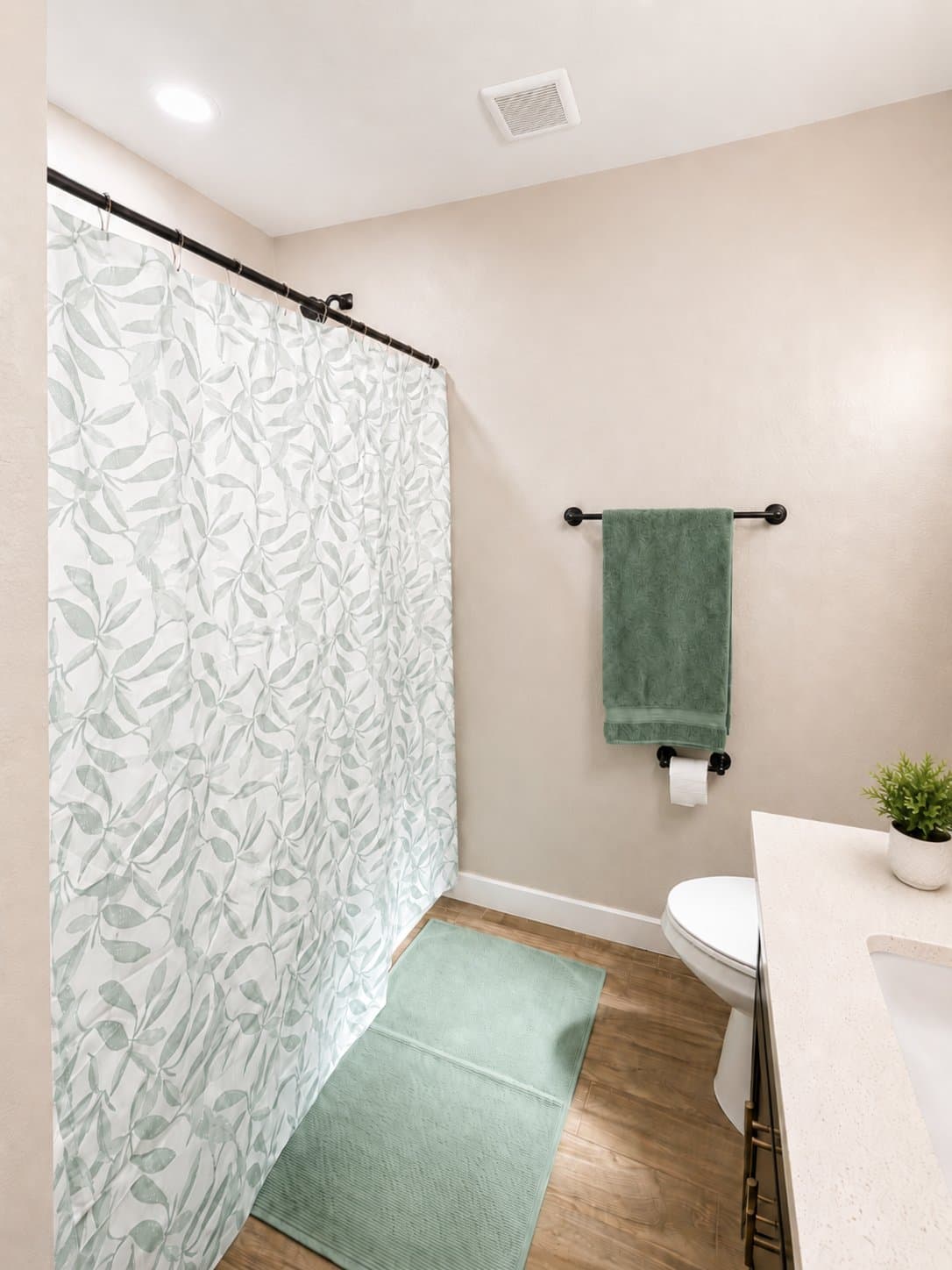 Phoenix Single Room: 3757 W Joan de Arc Ave