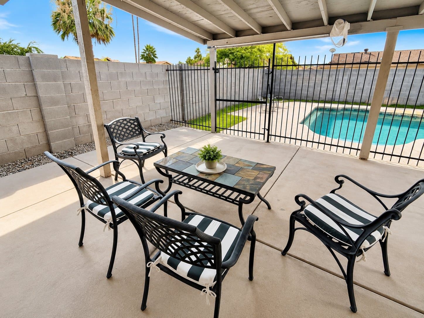 Phoenix Single Room: 3757 W Joan de Arc Ave