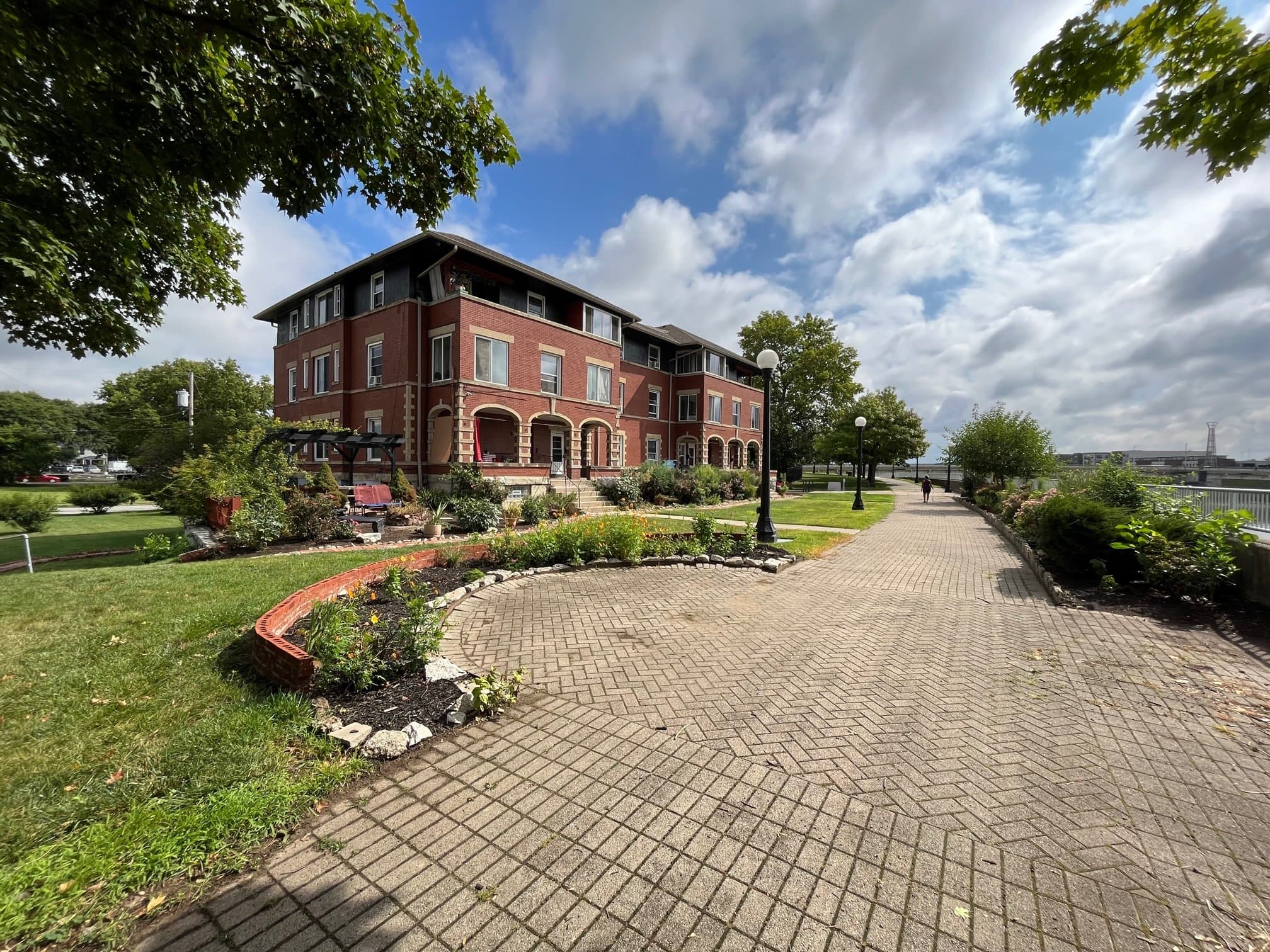 Dayton Apartment: 22 Emmet Street #15