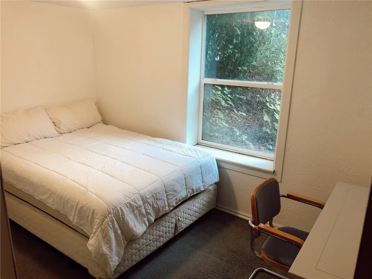 Provo Single Room: 855 E 400 S