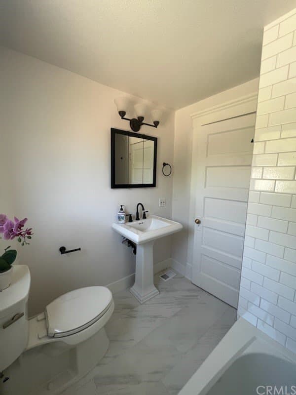 Riverside Single Room: 4405 12th street, Riverside, California 92501