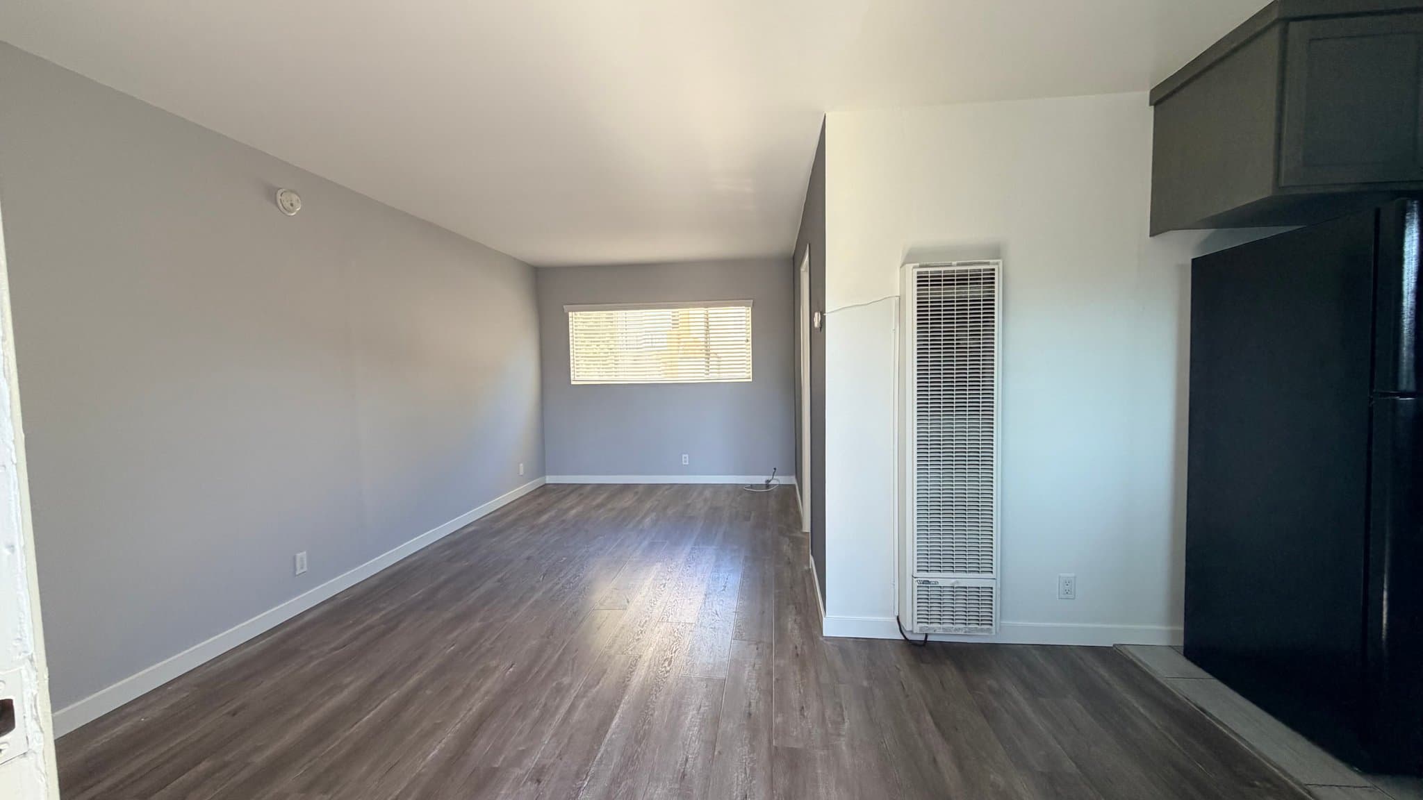 Sherman Oaks Apartment: 15483 Moorpark St