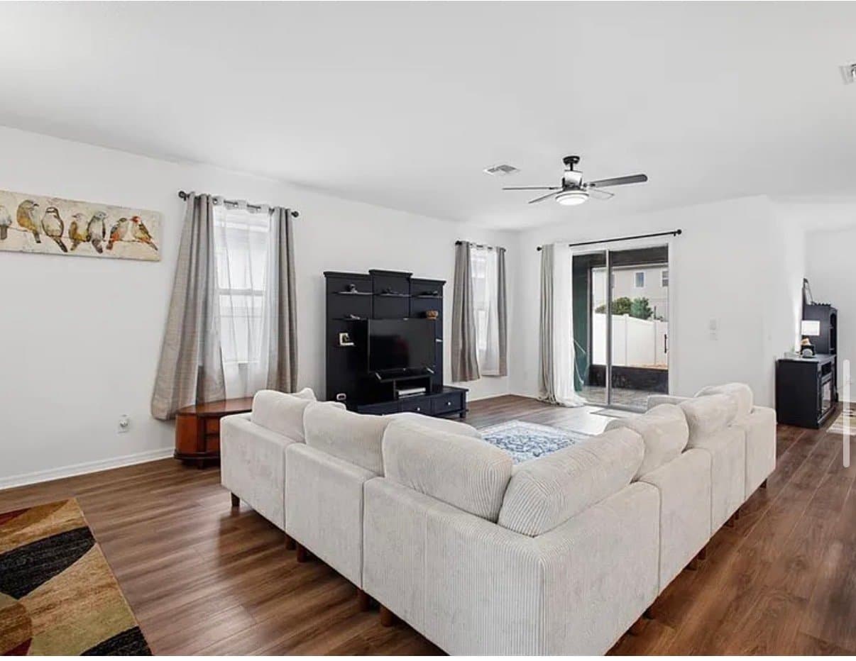 Saint Cloud House: 5732 Iron Brand Rd