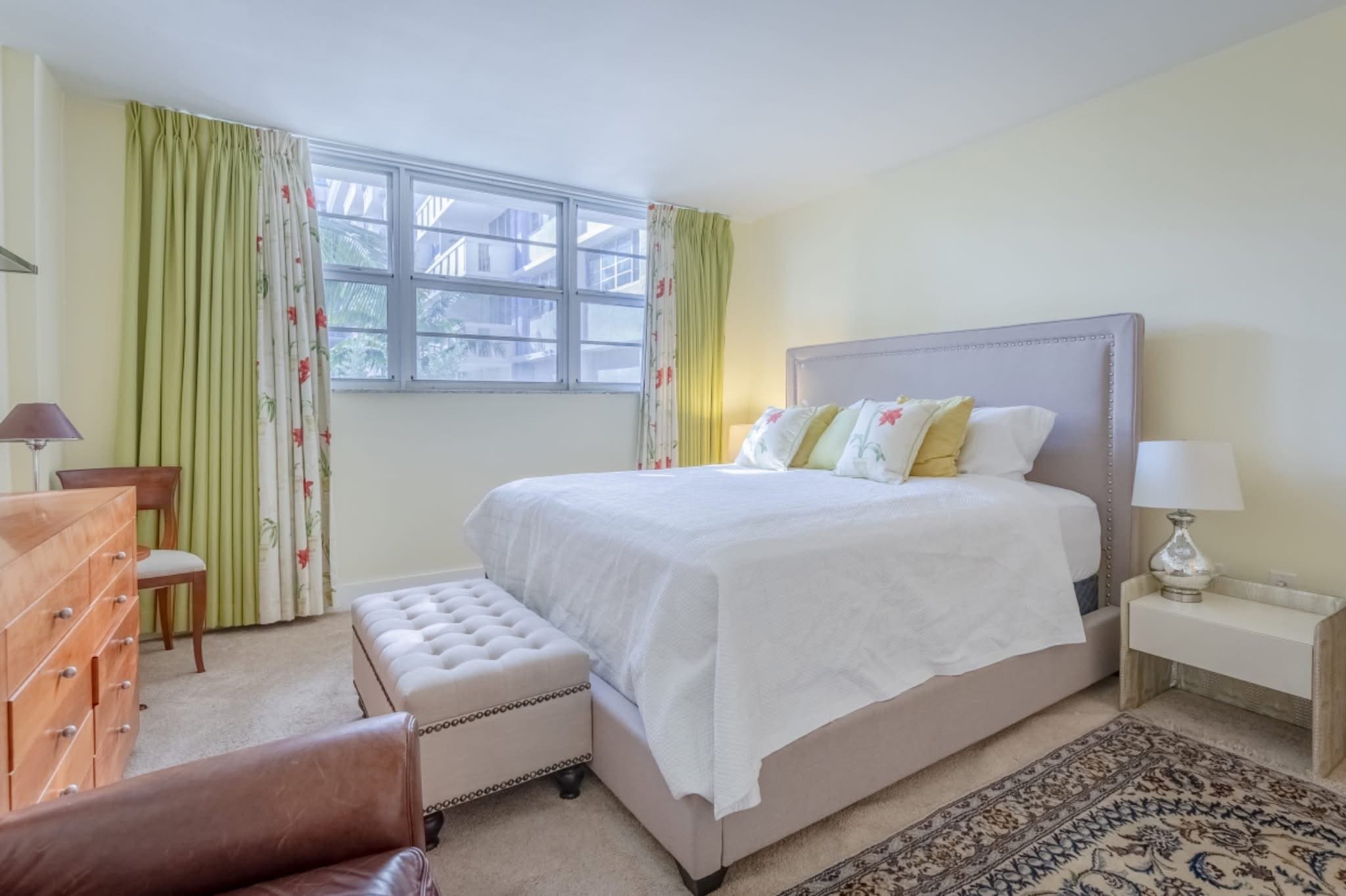 Miami Beach Condo: 800 West Avenue