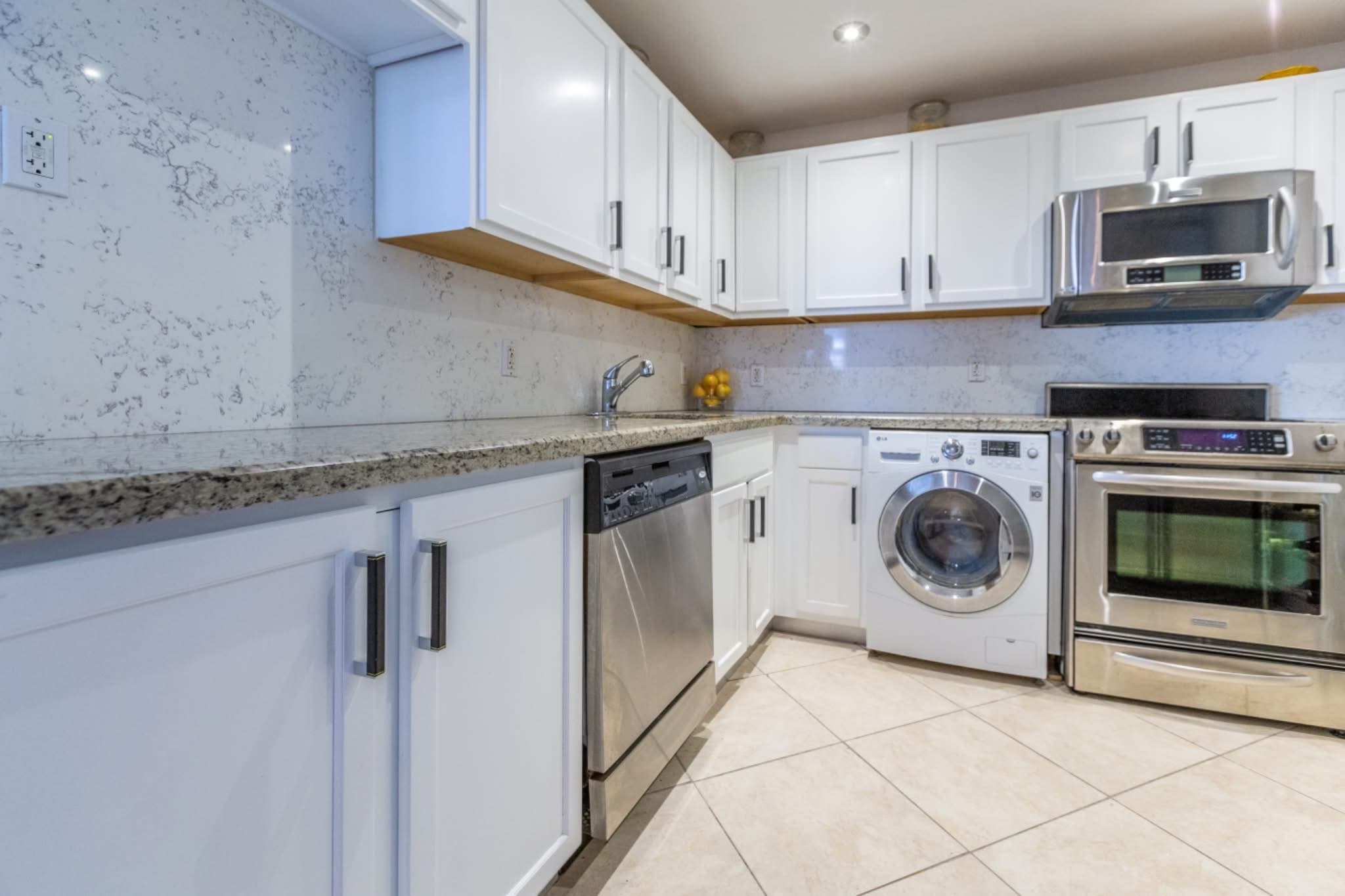 Miami Beach Condo: 800 West Avenue