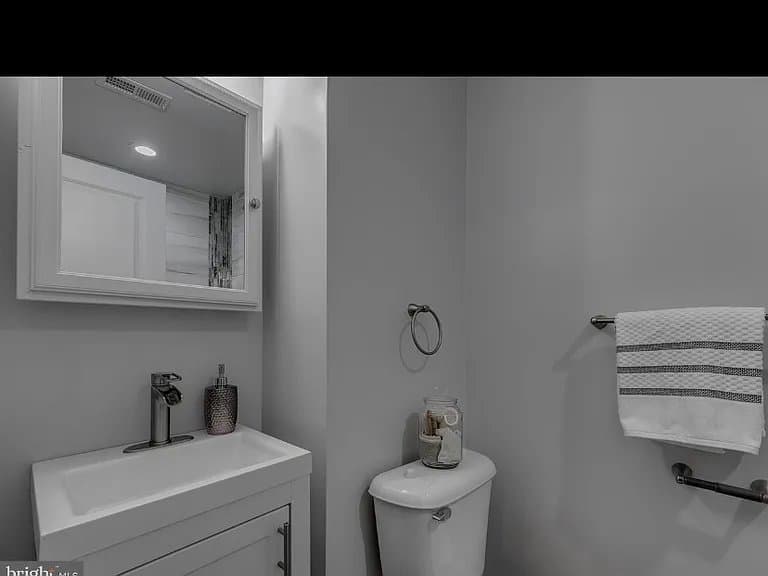 Washington Townhome: 5520 B Street SE