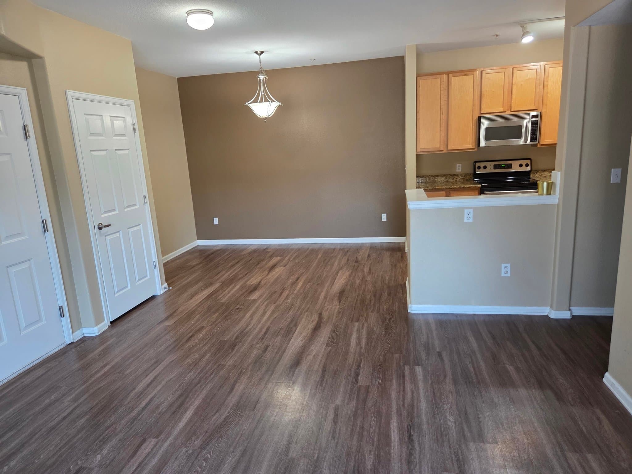 Englewood Condo: 15700 East Jamison Drive