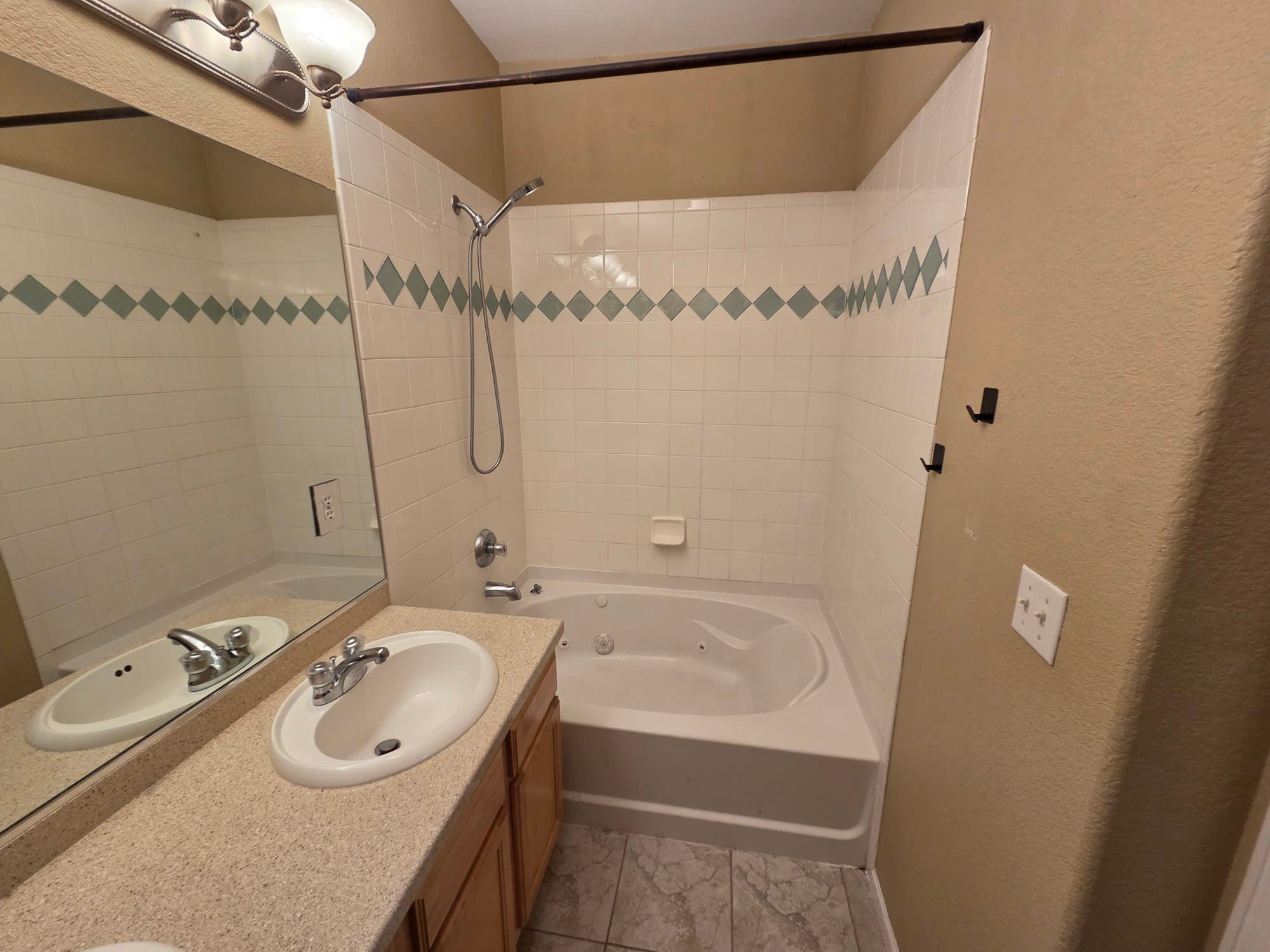 Englewood Condo: 15700 East Jamison Drive