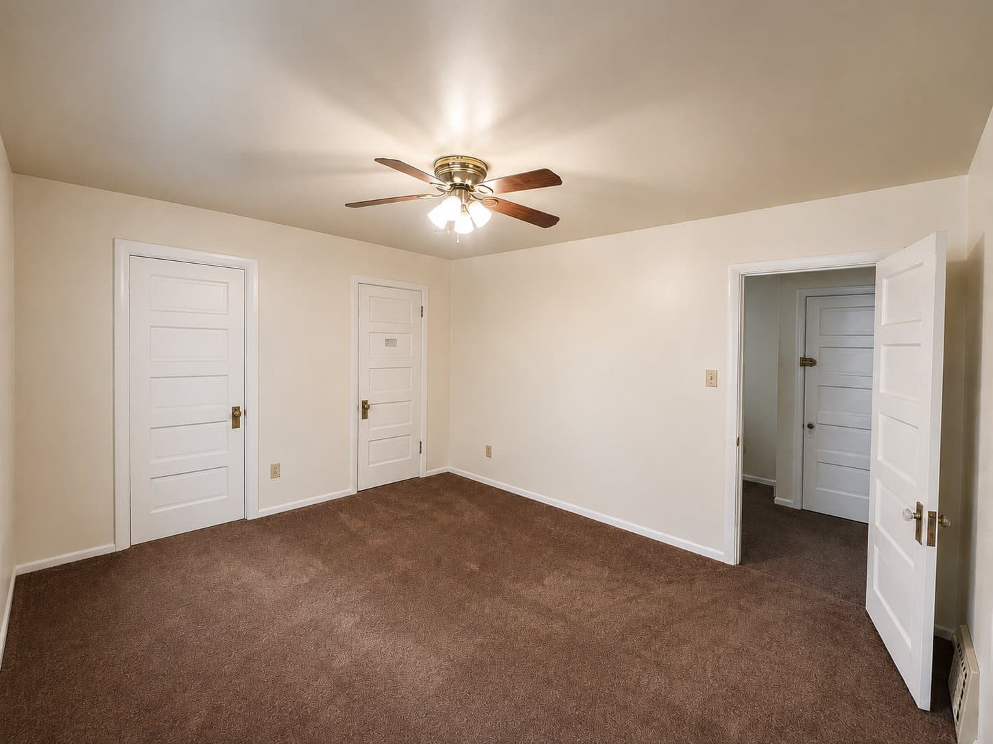 Ellwood City Apartment: 422 Franklin Ave