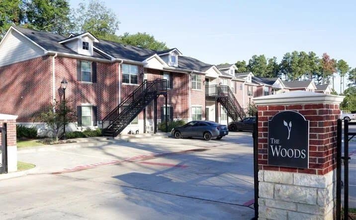 Longview Apartment: 113 Magnolia Lane