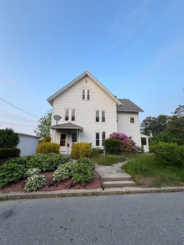 Millbury Condo: 24 Miles St