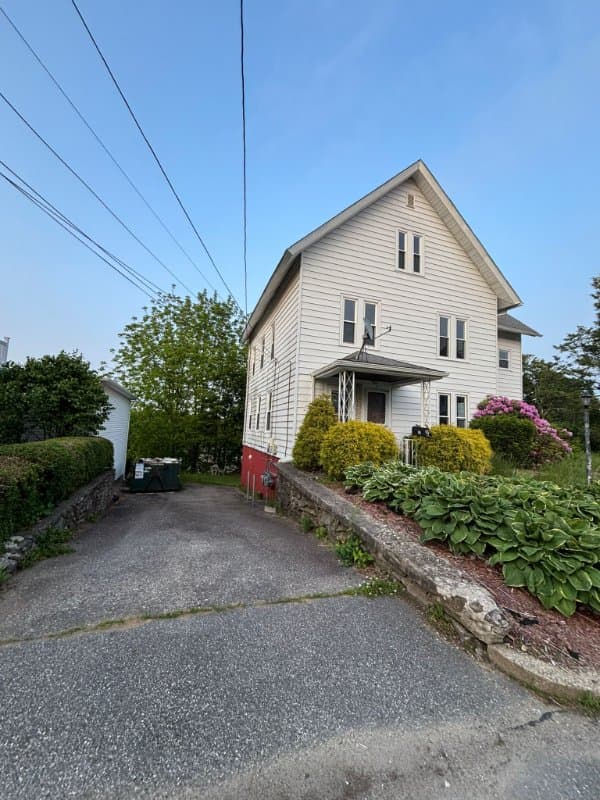 Millbury Condo: 24 Miles St