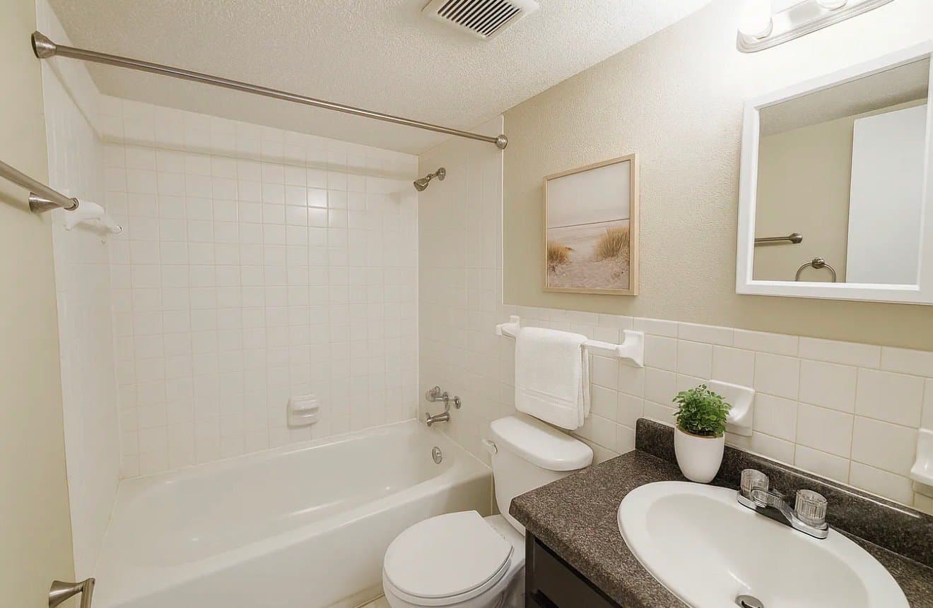 Memphis Apartment: 2879 Beverly Hill Street