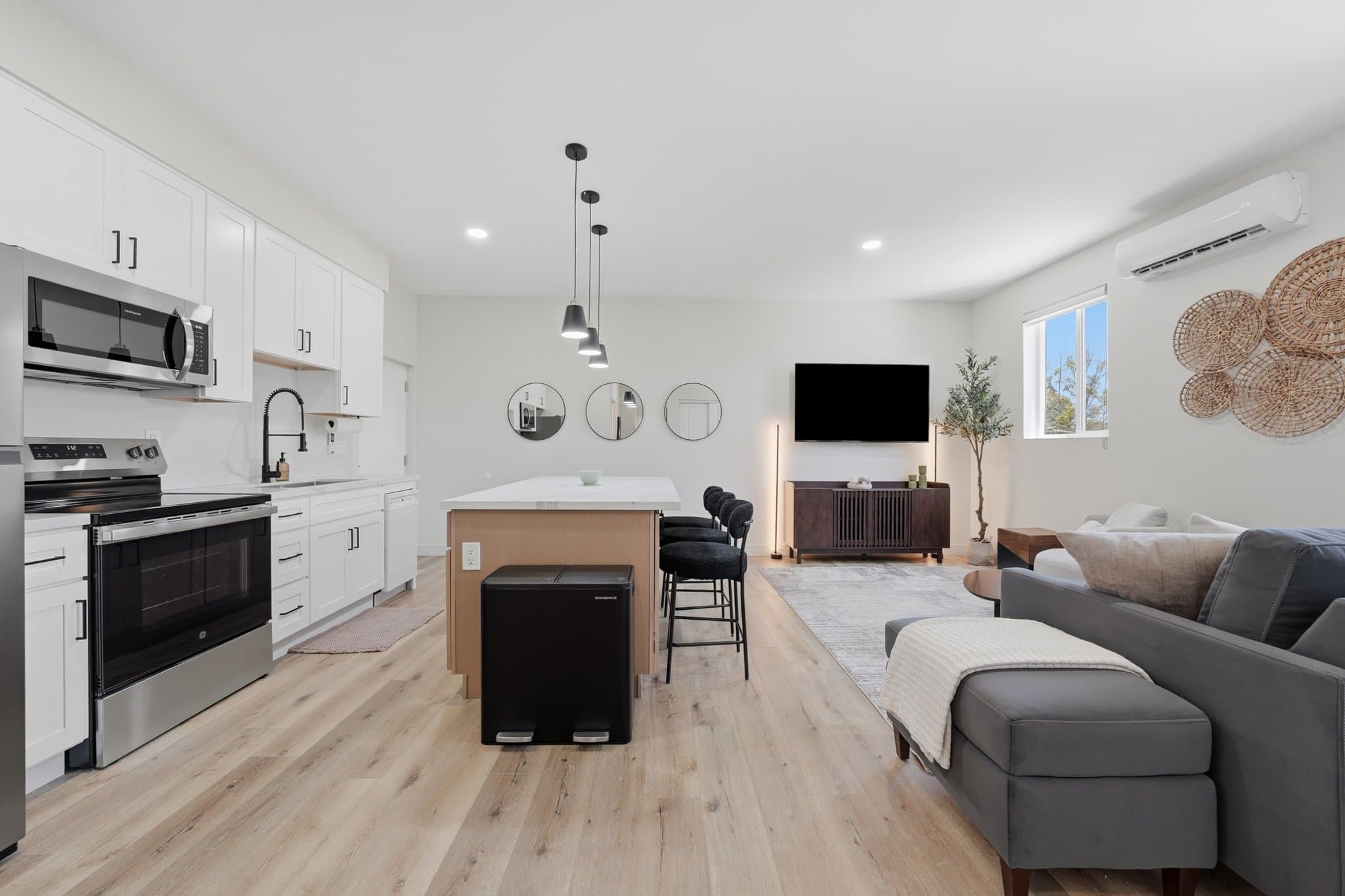 Chula Vista Multiplex: 1038 Second Avenue Unit #1