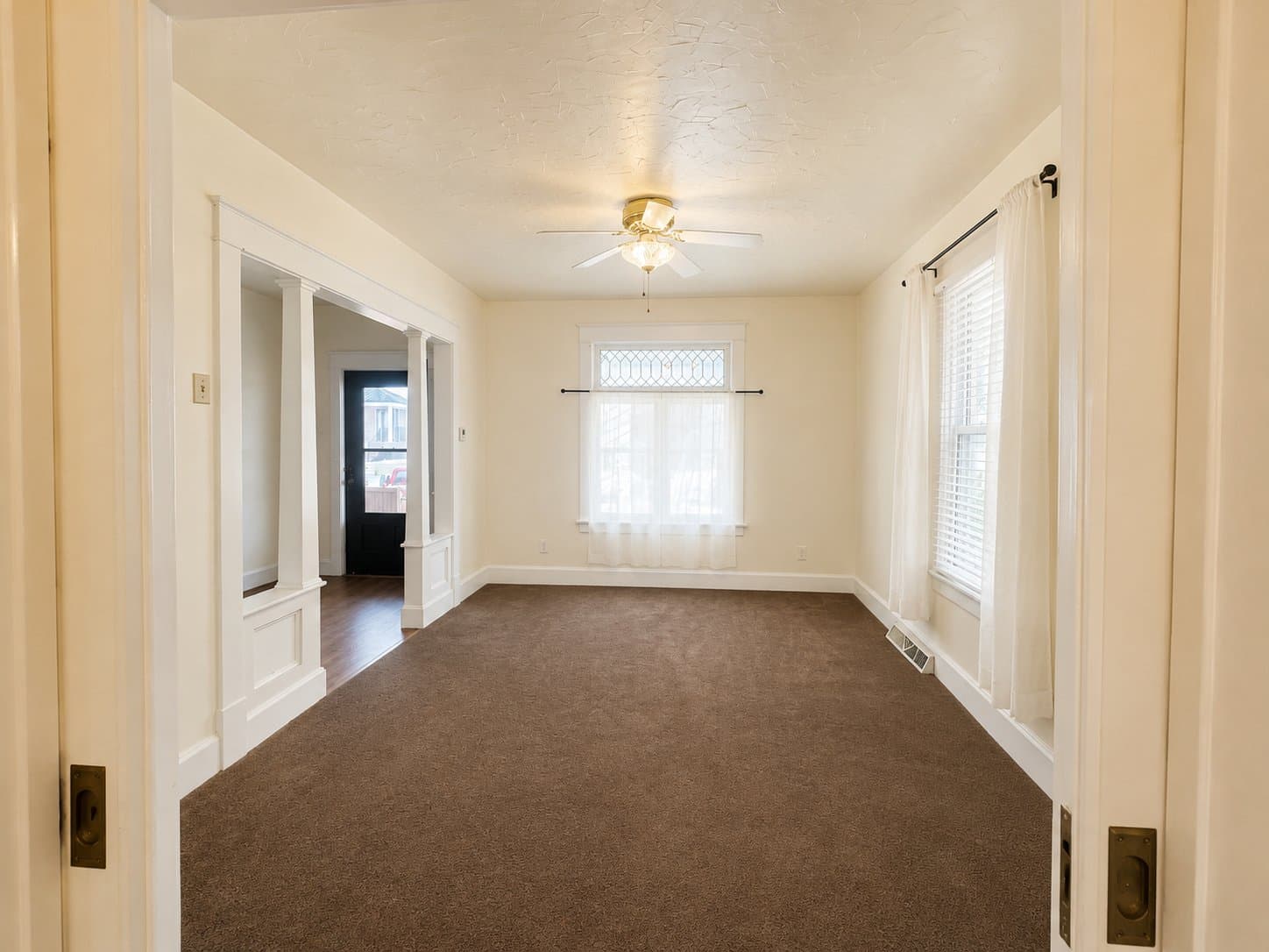 Ellwood City Apartment: 422 Franklin Ave
