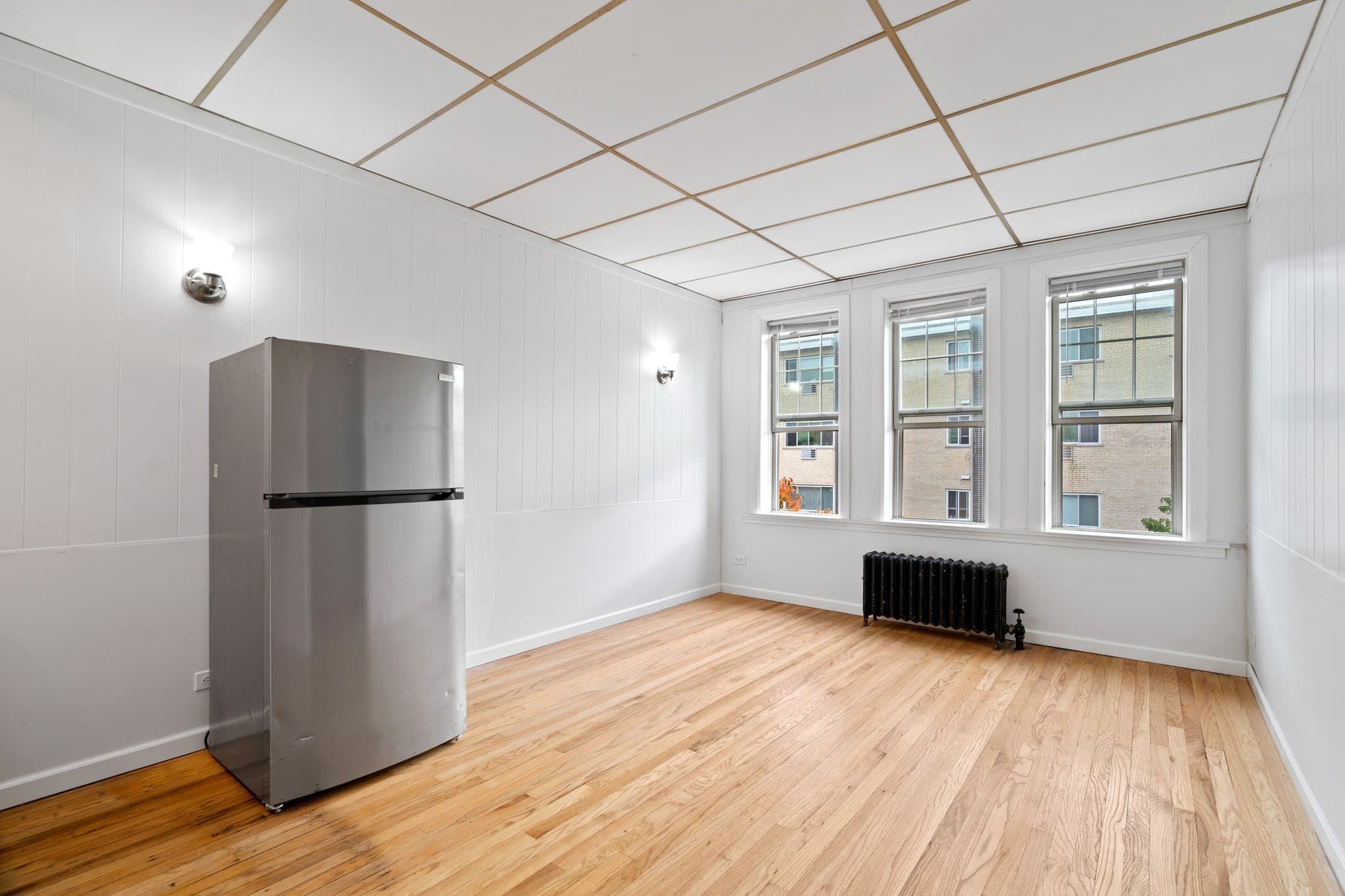 Chicago Apartment: 1440 W. Howard St.