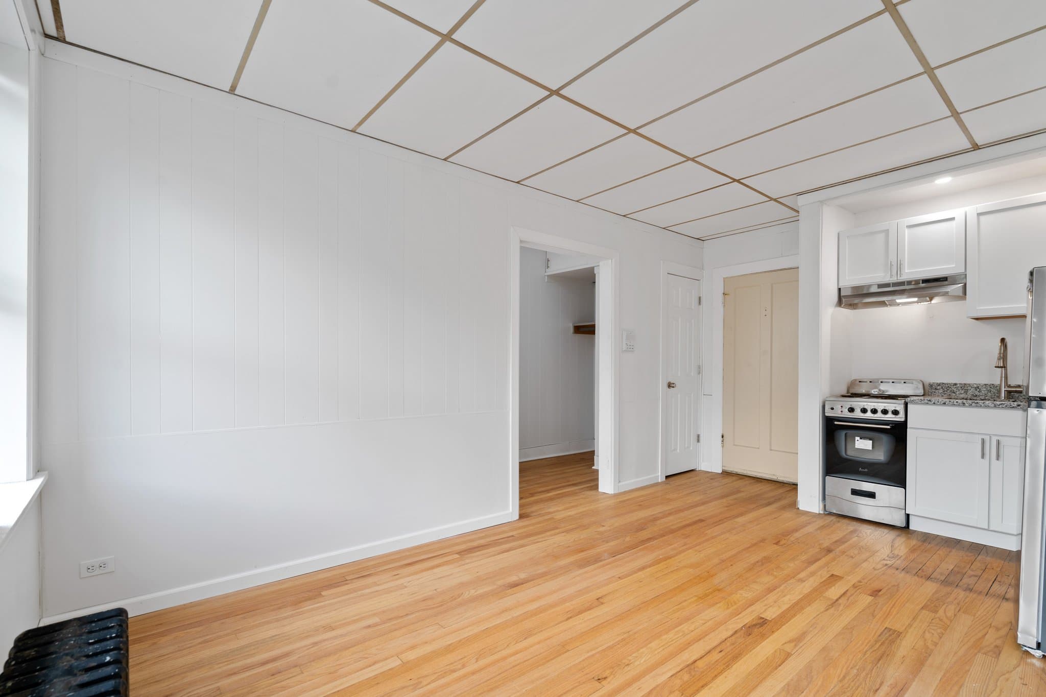 Chicago Apartment: 1440 W. Howard St.