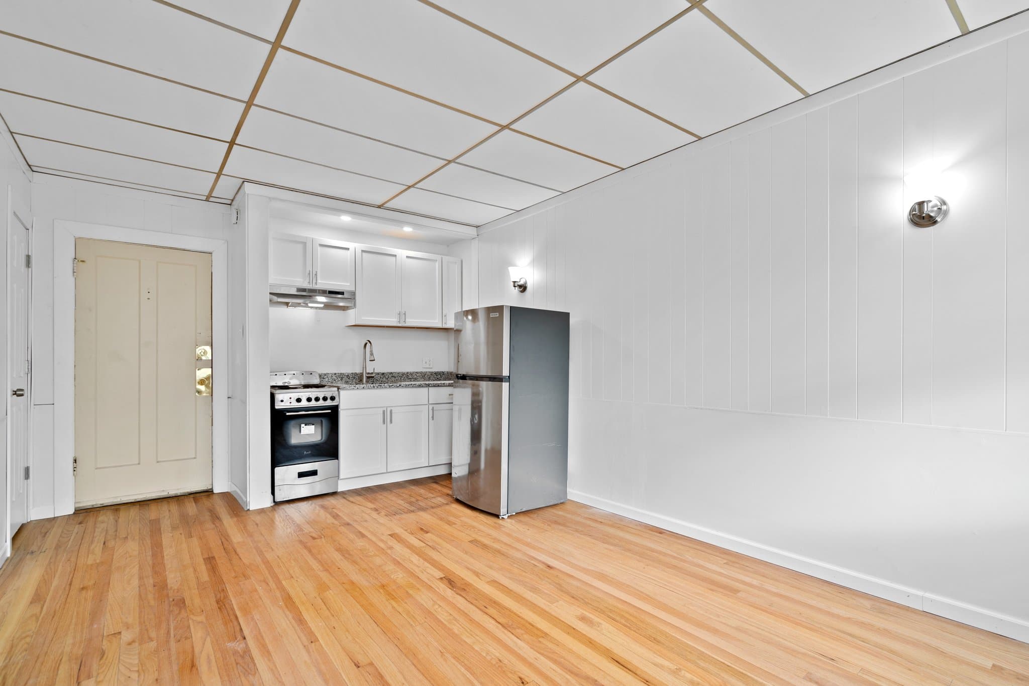 Chicago Apartment: 1440 W. Howard St.