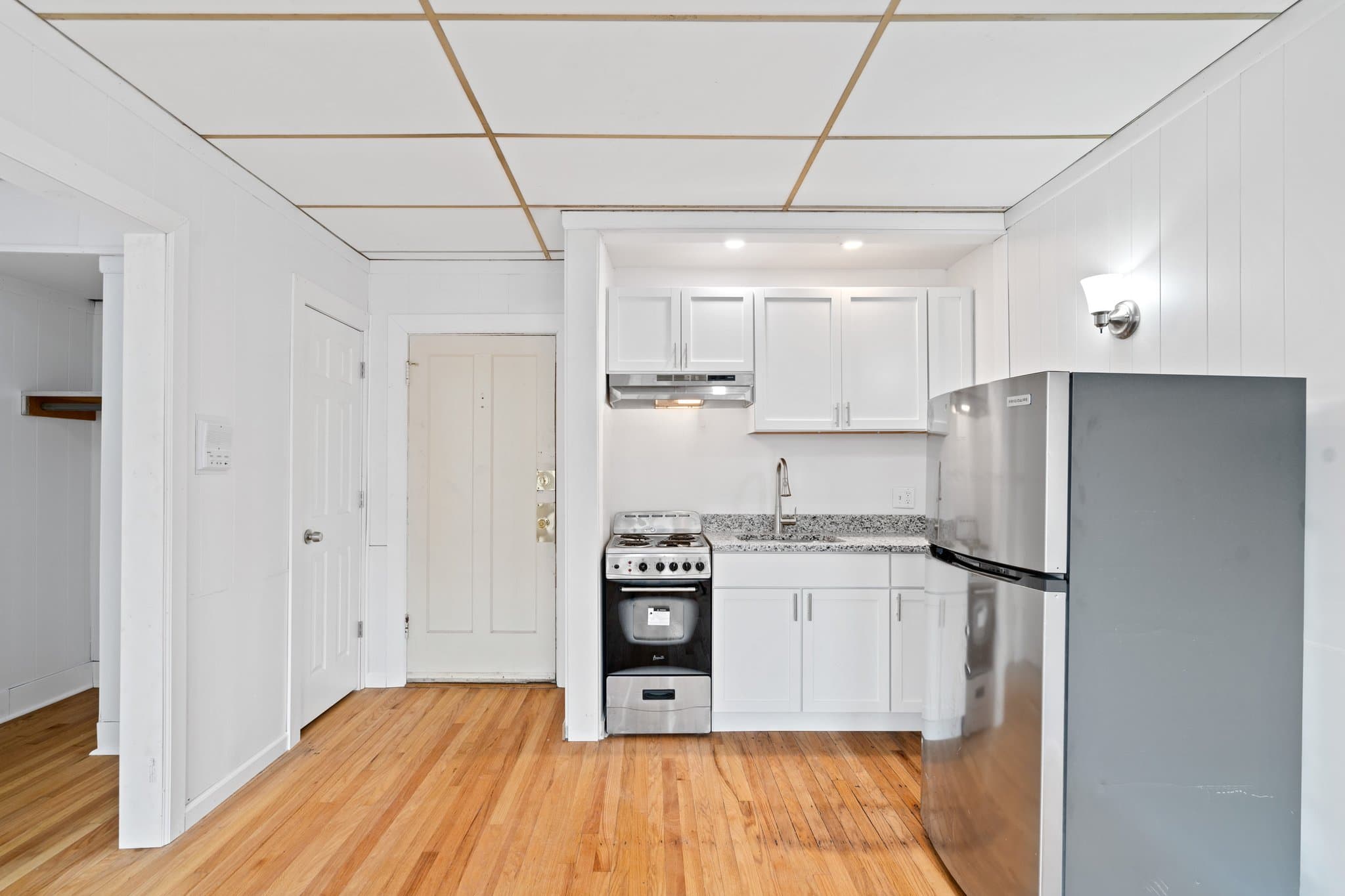 Chicago Apartment: 1440 W. Howard St.