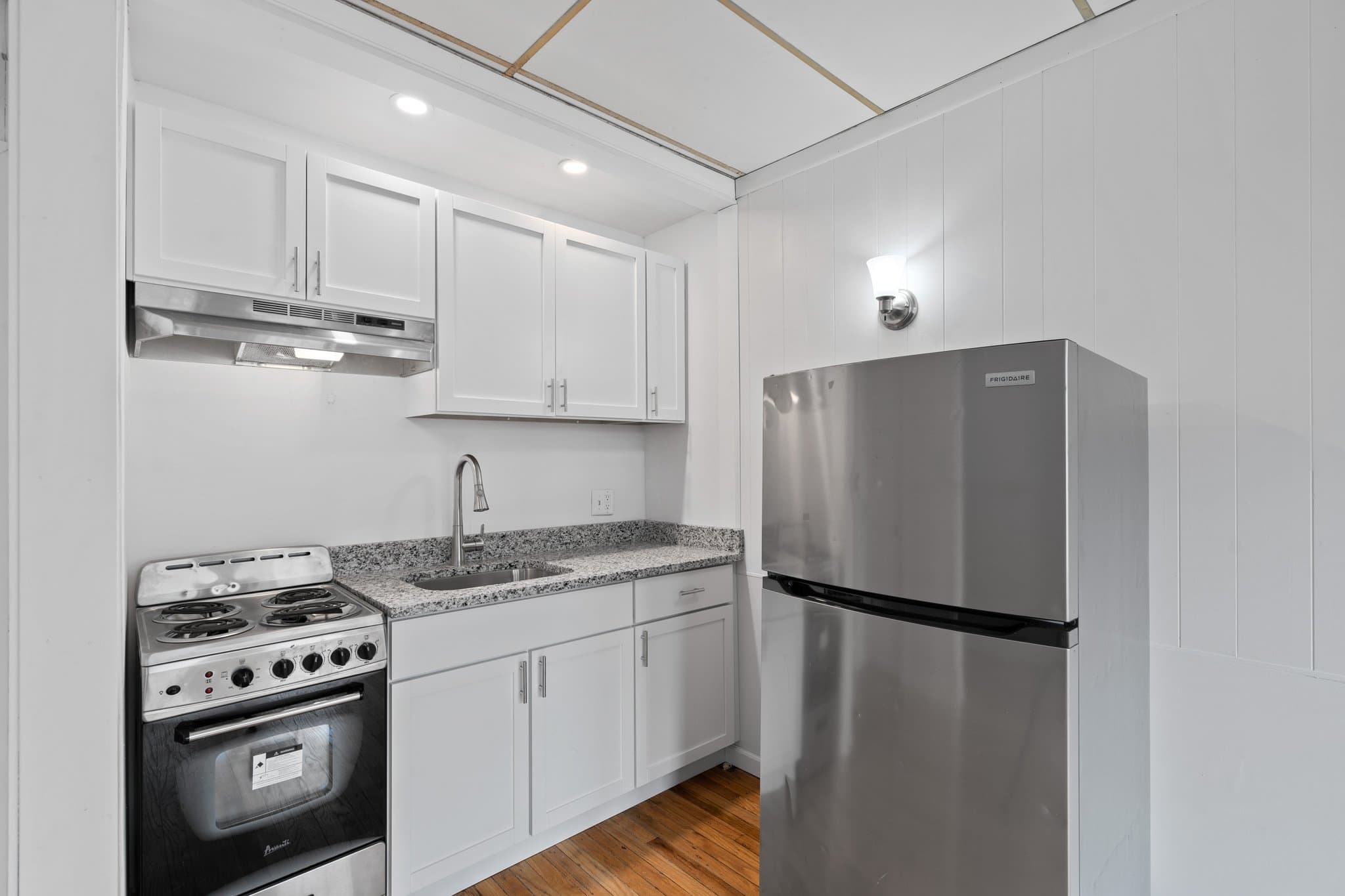 Chicago Apartment: 1440 W. Howard St.