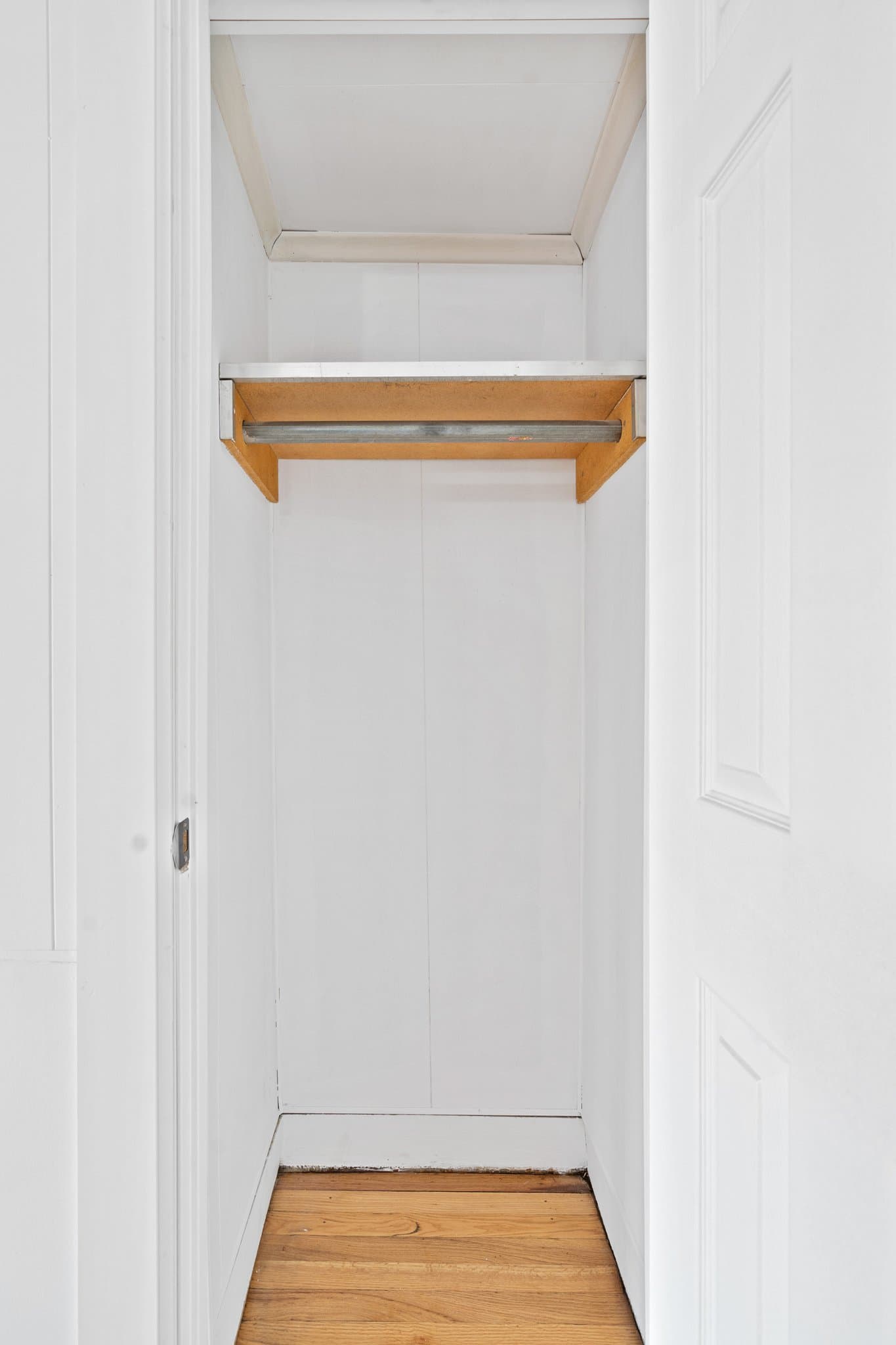 Chicago Apartment: 1440 W. Howard St.