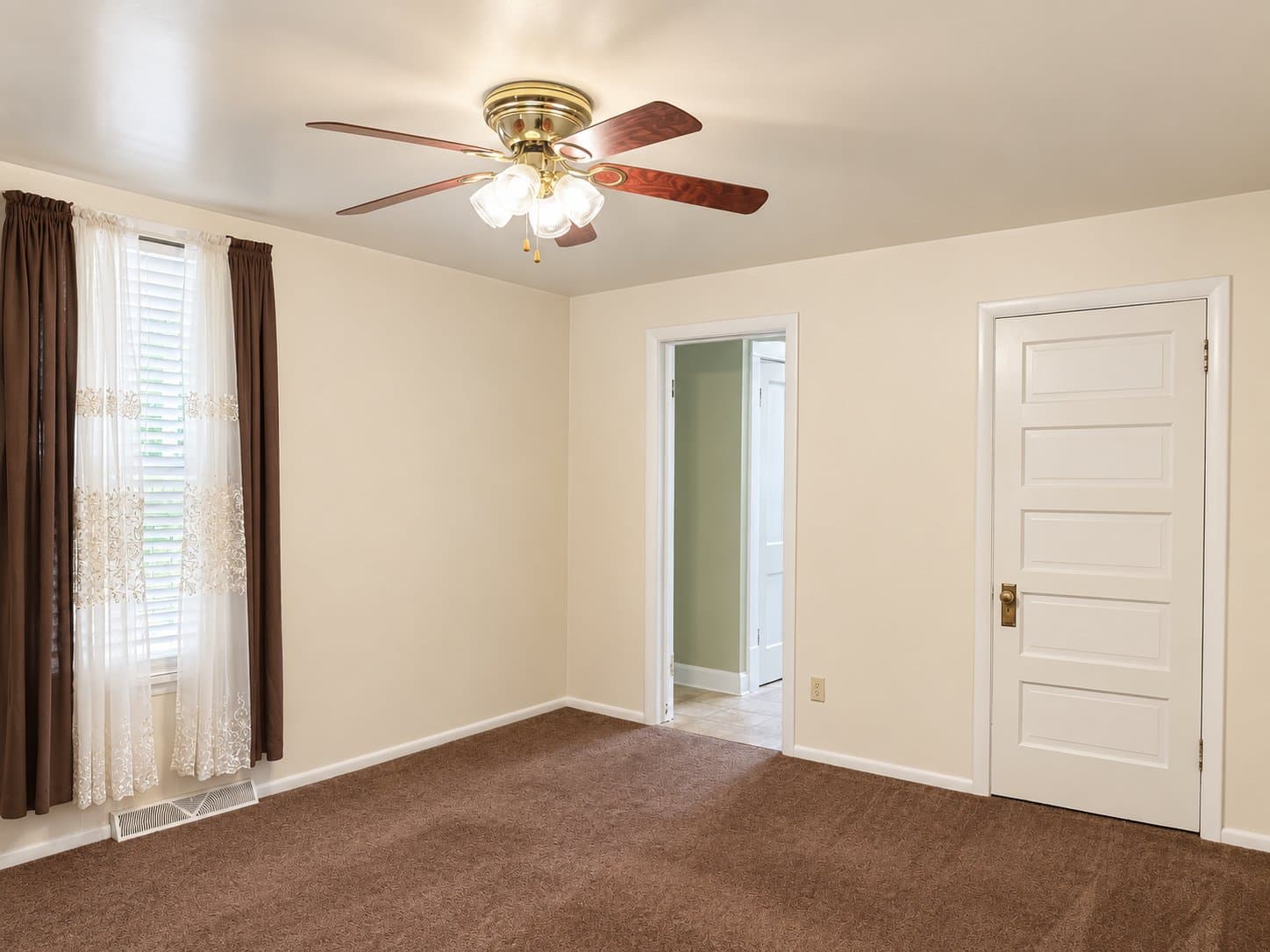 Ellwood City Apartment: 422 Franklin Ave