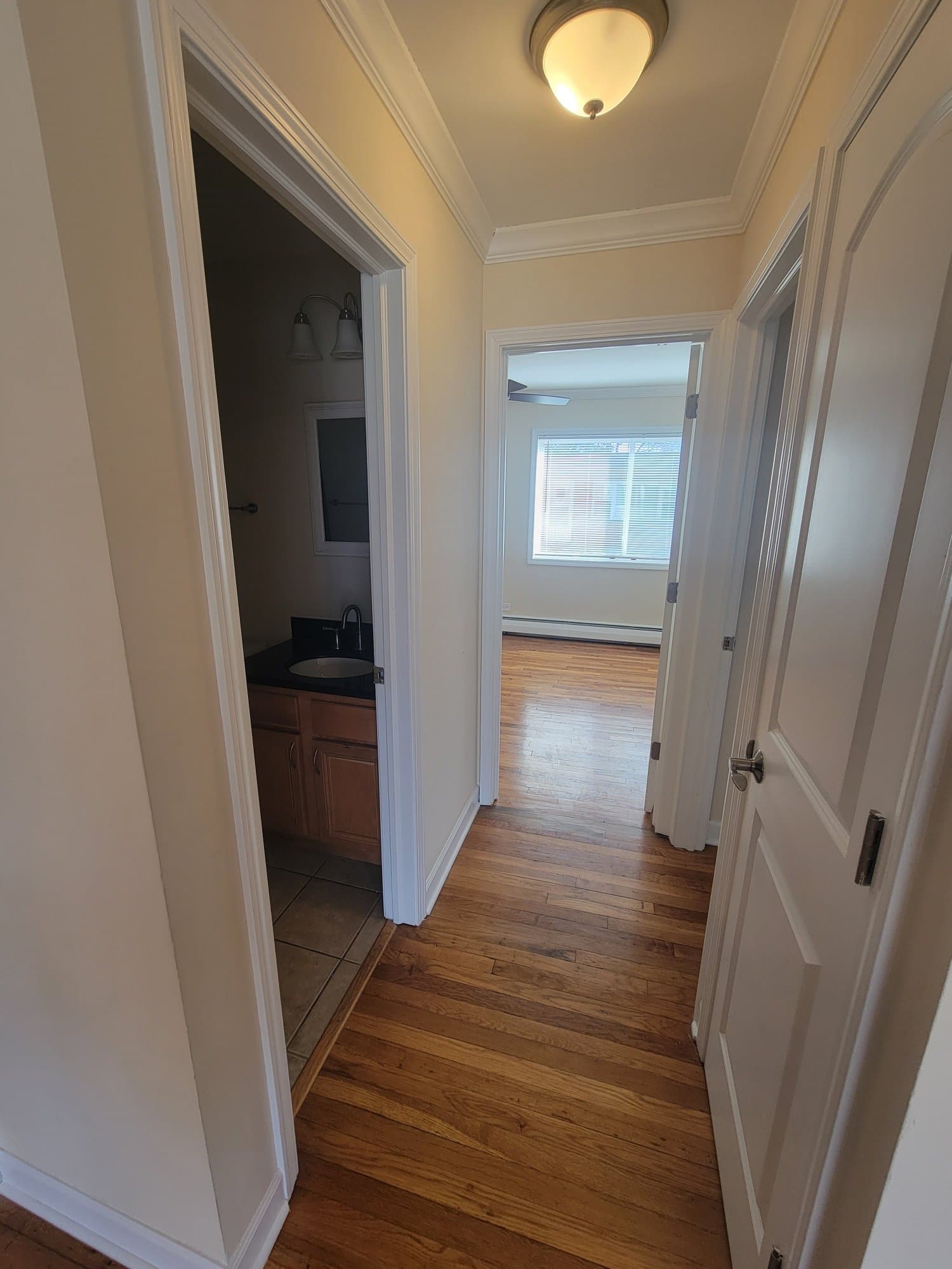 Dowers Grove Apartment: 5142 Fairview Avenue
