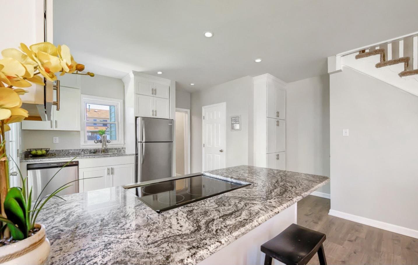 Norwood House: 233 Leon Ave