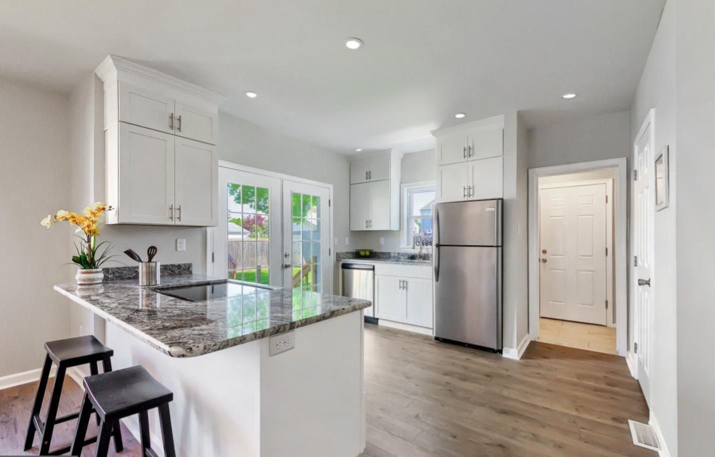Norwood House: 233 Leon Ave