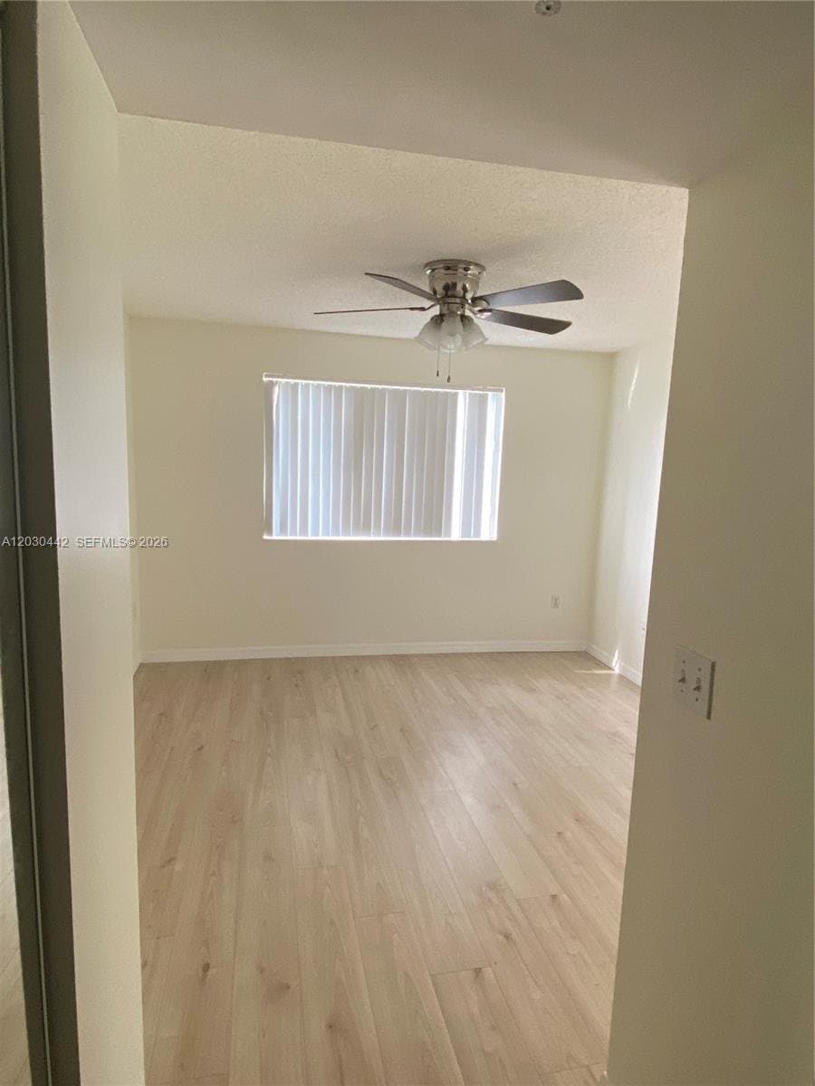 Royal Palm Beach Townhome: 300 N Crestwood Ct N