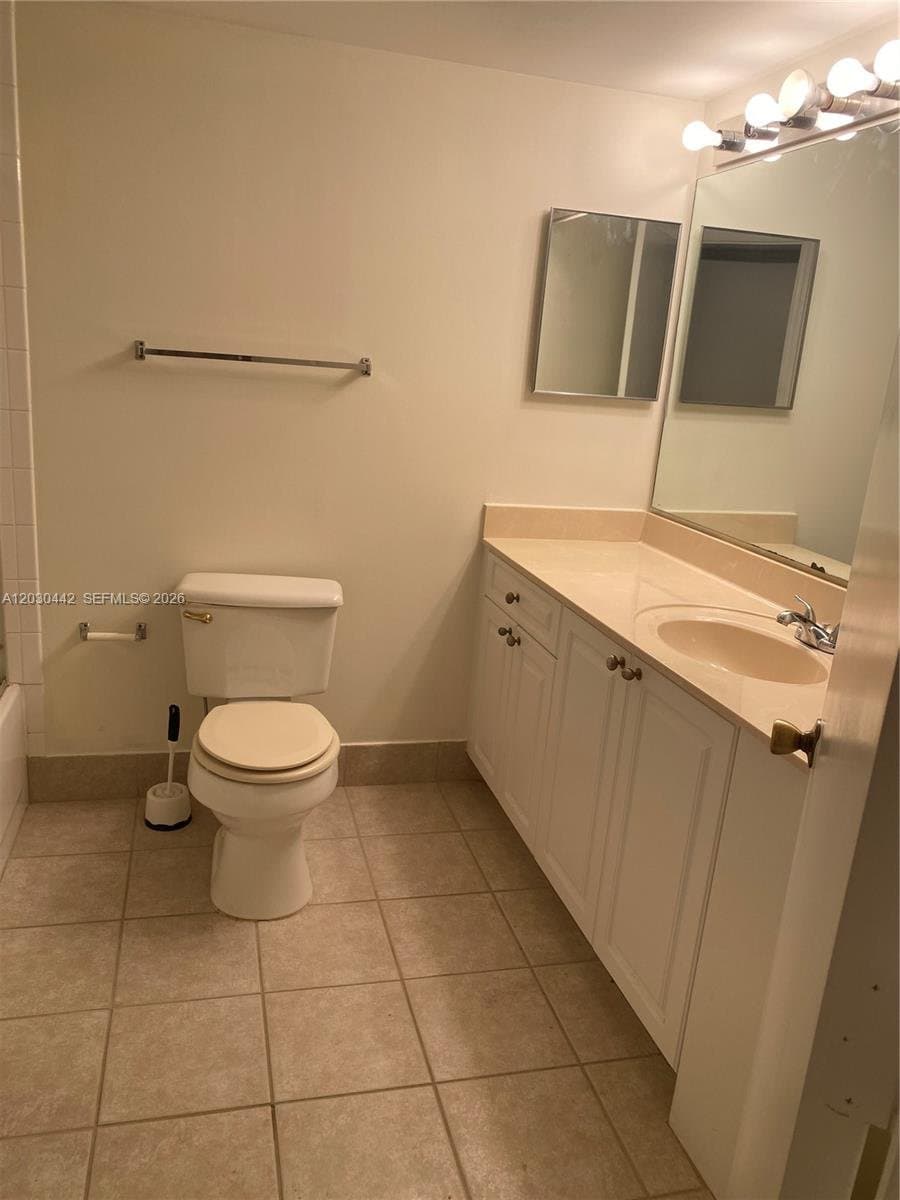Royal Palm Beach Townhome: 300 N Crestwood Ct N