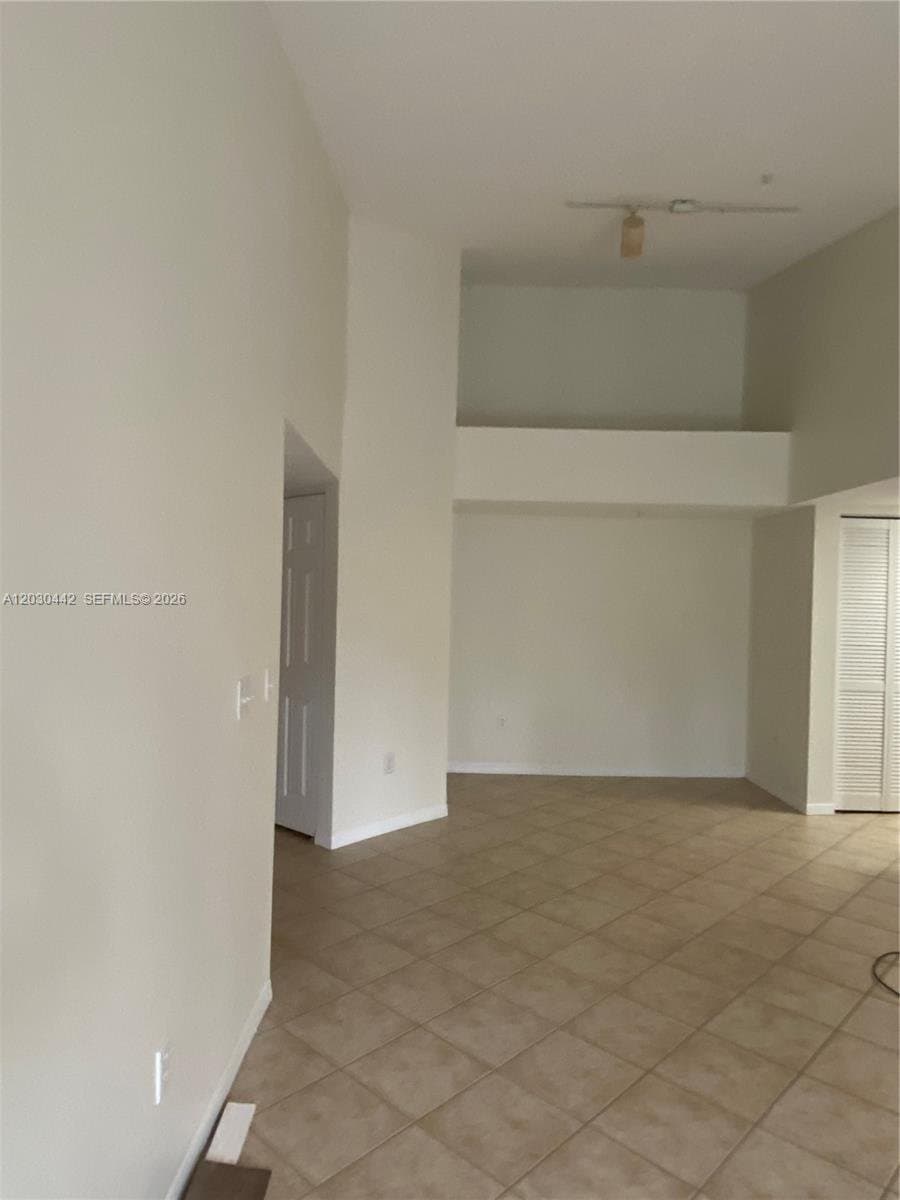 Royal Palm Beach Townhome: 300 N Crestwood Ct N