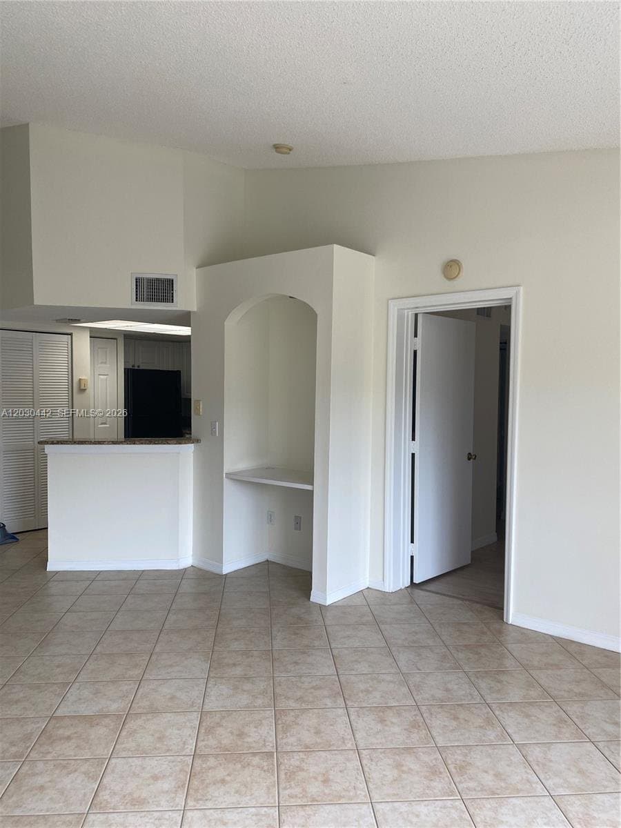 Royal Palm Beach Townhome: 300 N Crestwood Ct N