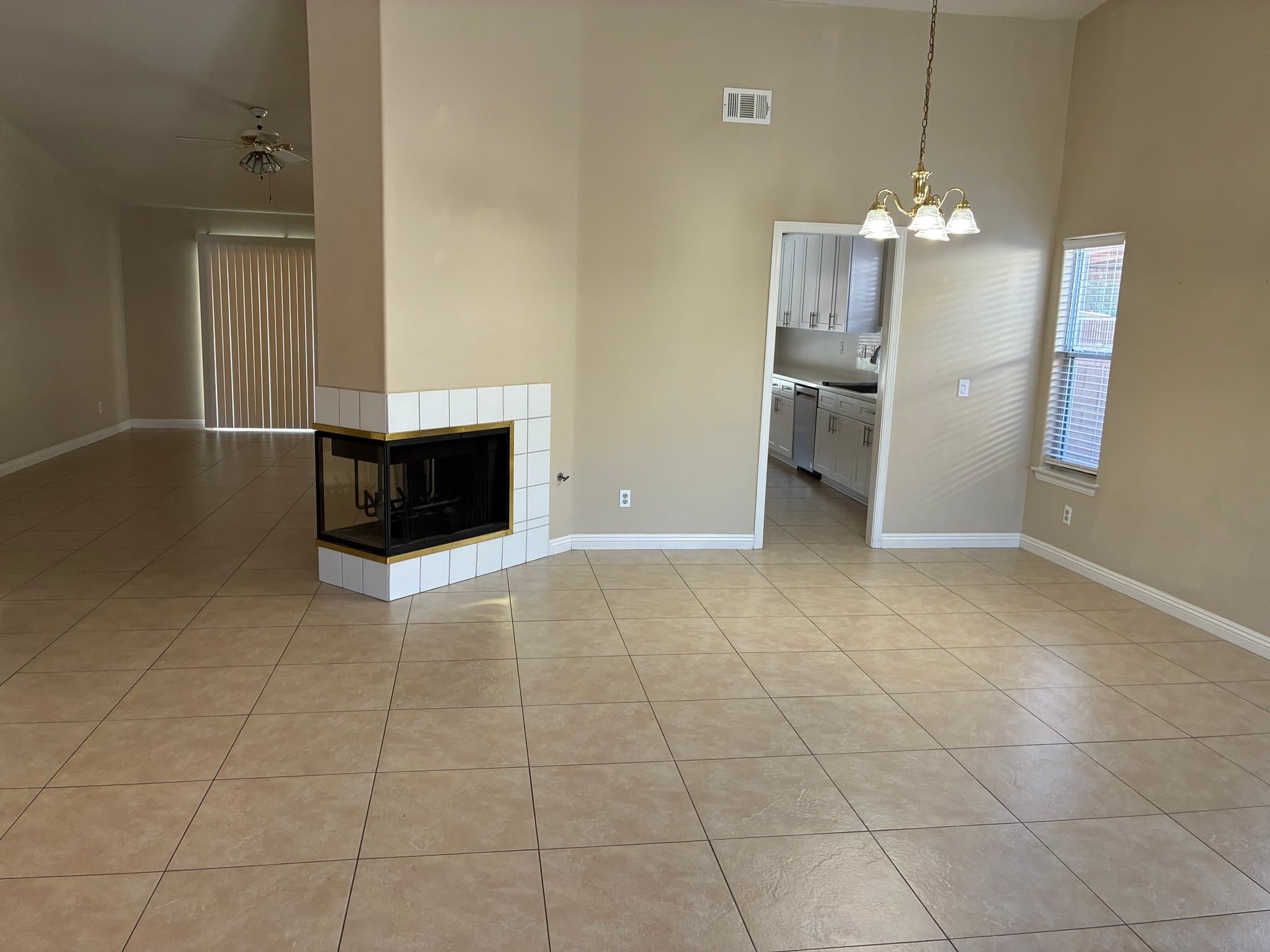 Palmdale House: 2614 Sycamore Ln.