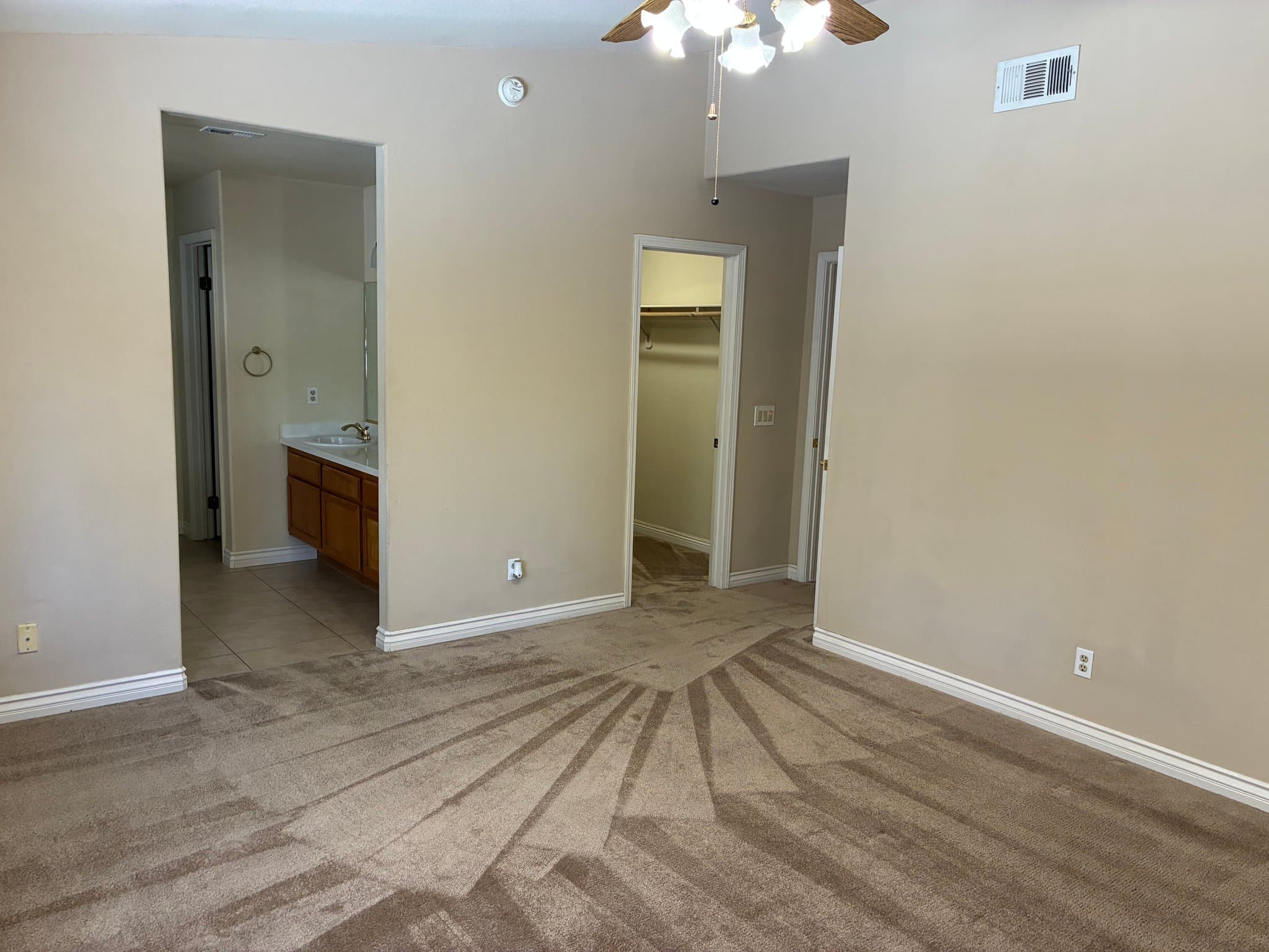 Palmdale House: 2614 Sycamore Ln.