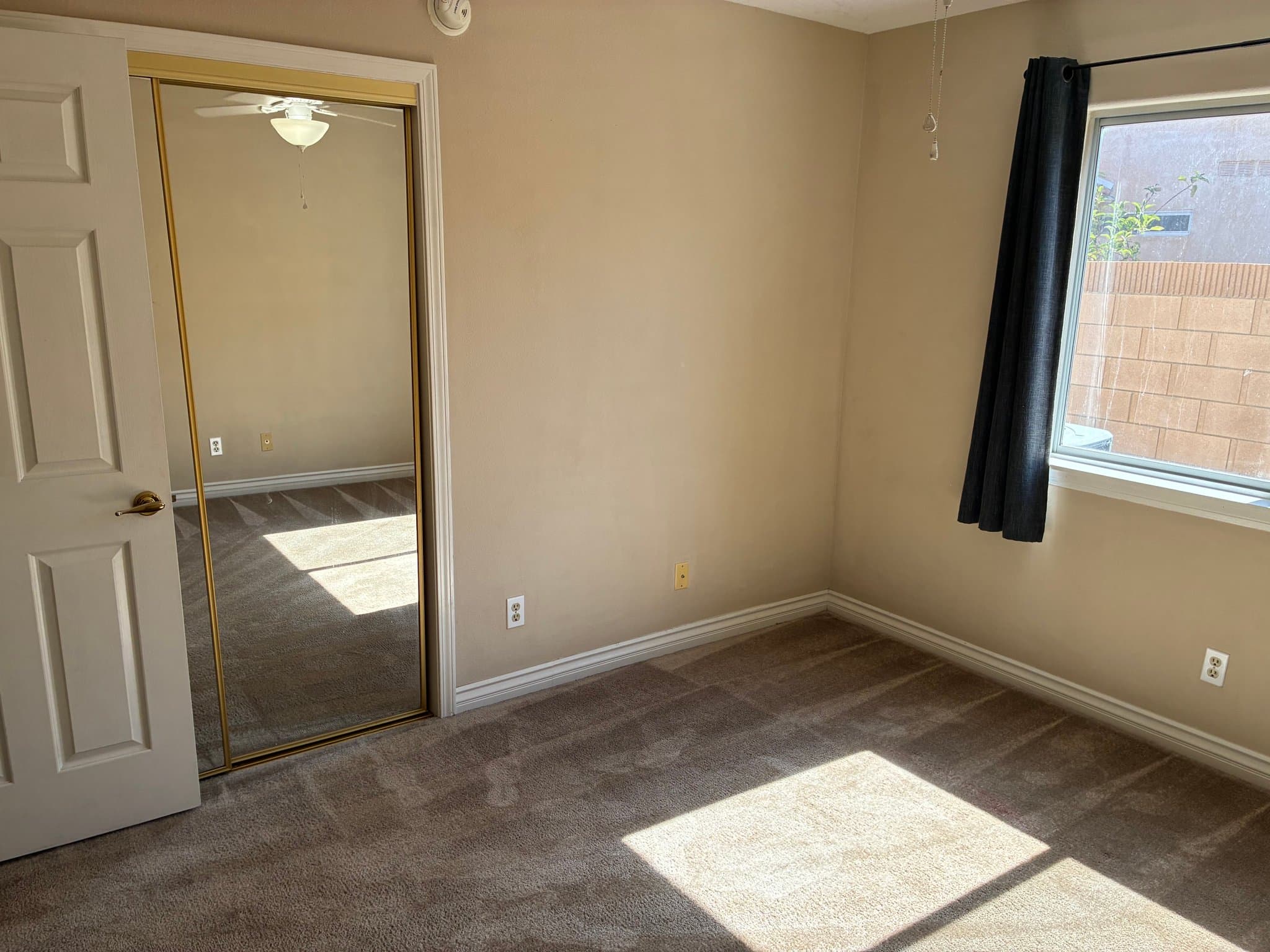 Palmdale House: 2614 Sycamore Ln.