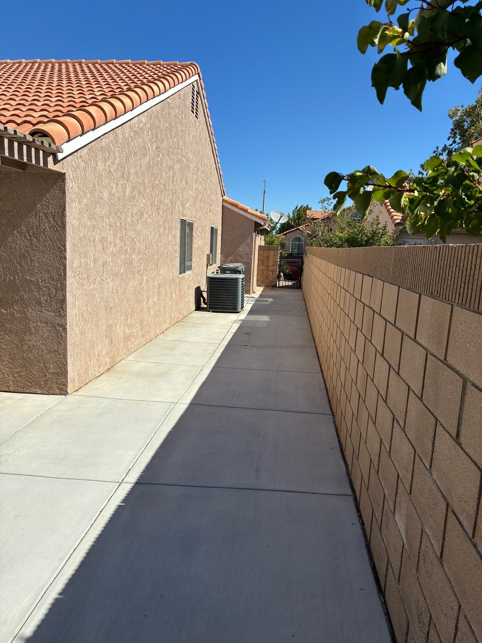 Palmdale House: 2614 Sycamore Ln.