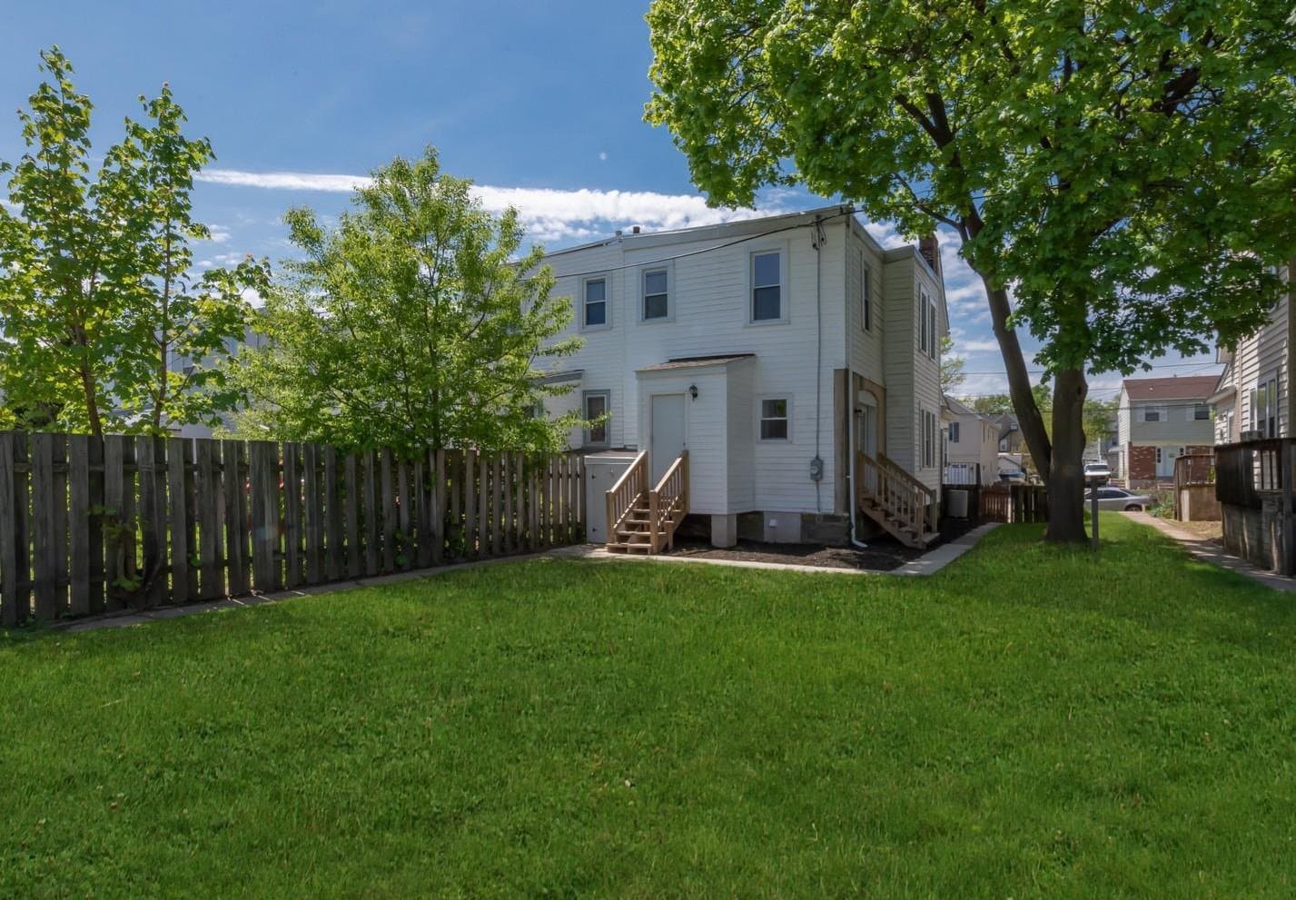 Norwood House: 233 Leon Ave