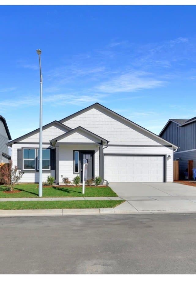Eugene House: 5645 Magnificence Way