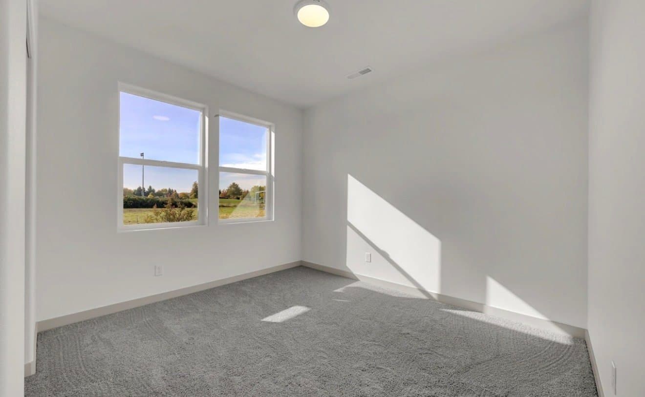 Eugene House: 5645 Magnificence Way