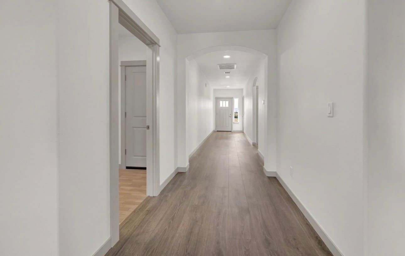 Eugene House: 5645 Magnificence Way