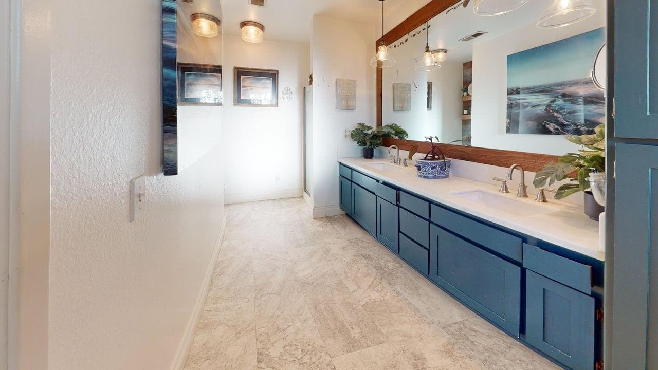 Oroville House: 106 Valley View Dr.