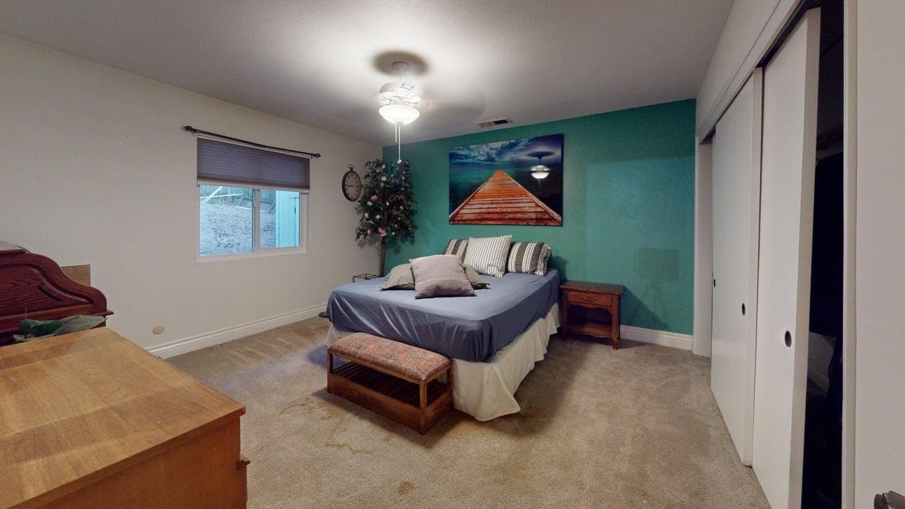 Oroville House: 106 Valley View Dr.