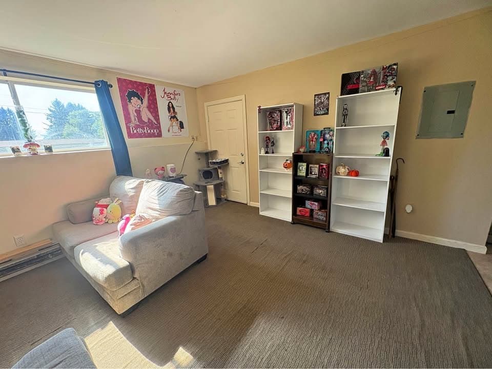 Bristol Multiplex: 111 Mountain St