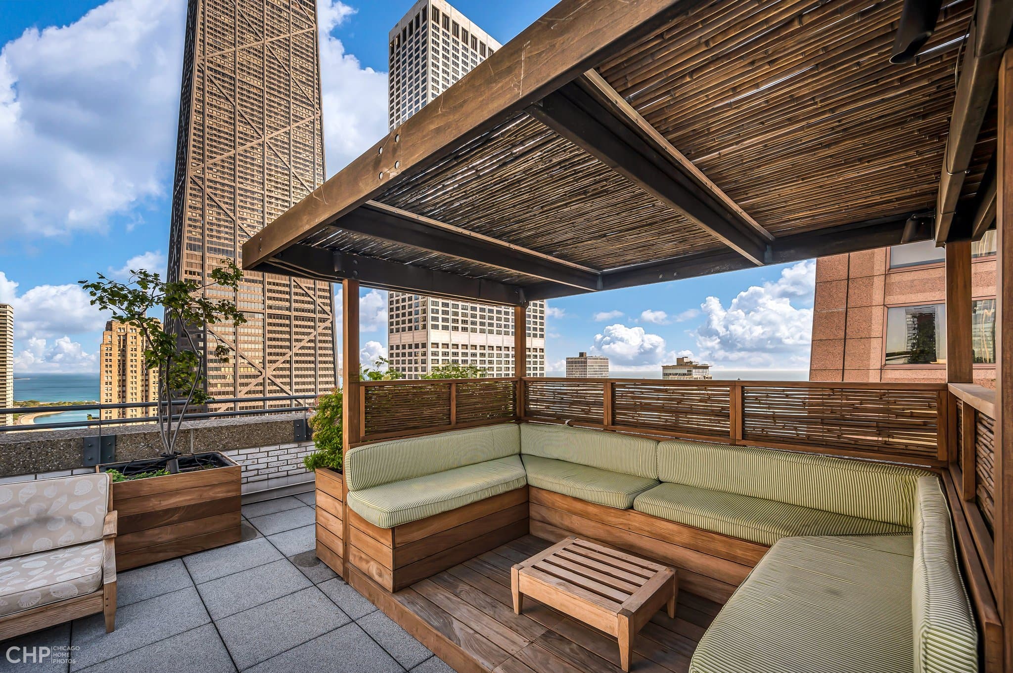 Chicago Condo: 777 North Michigan