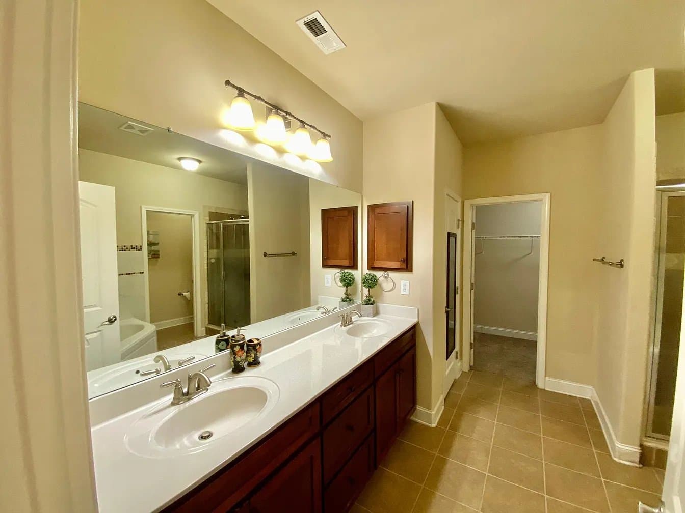 Madison House: 115 Woodvale Dr