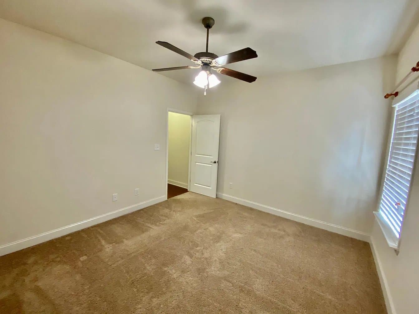 Madison House: 115 Woodvale Dr